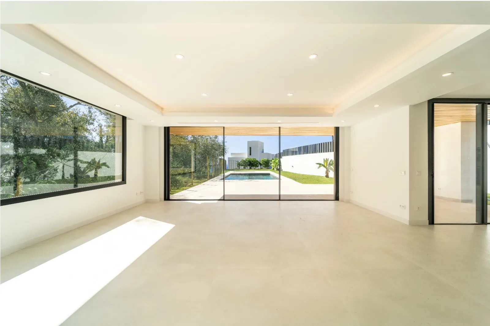 Villa a la venta de 5 dormitorios en Benalmadena Costa