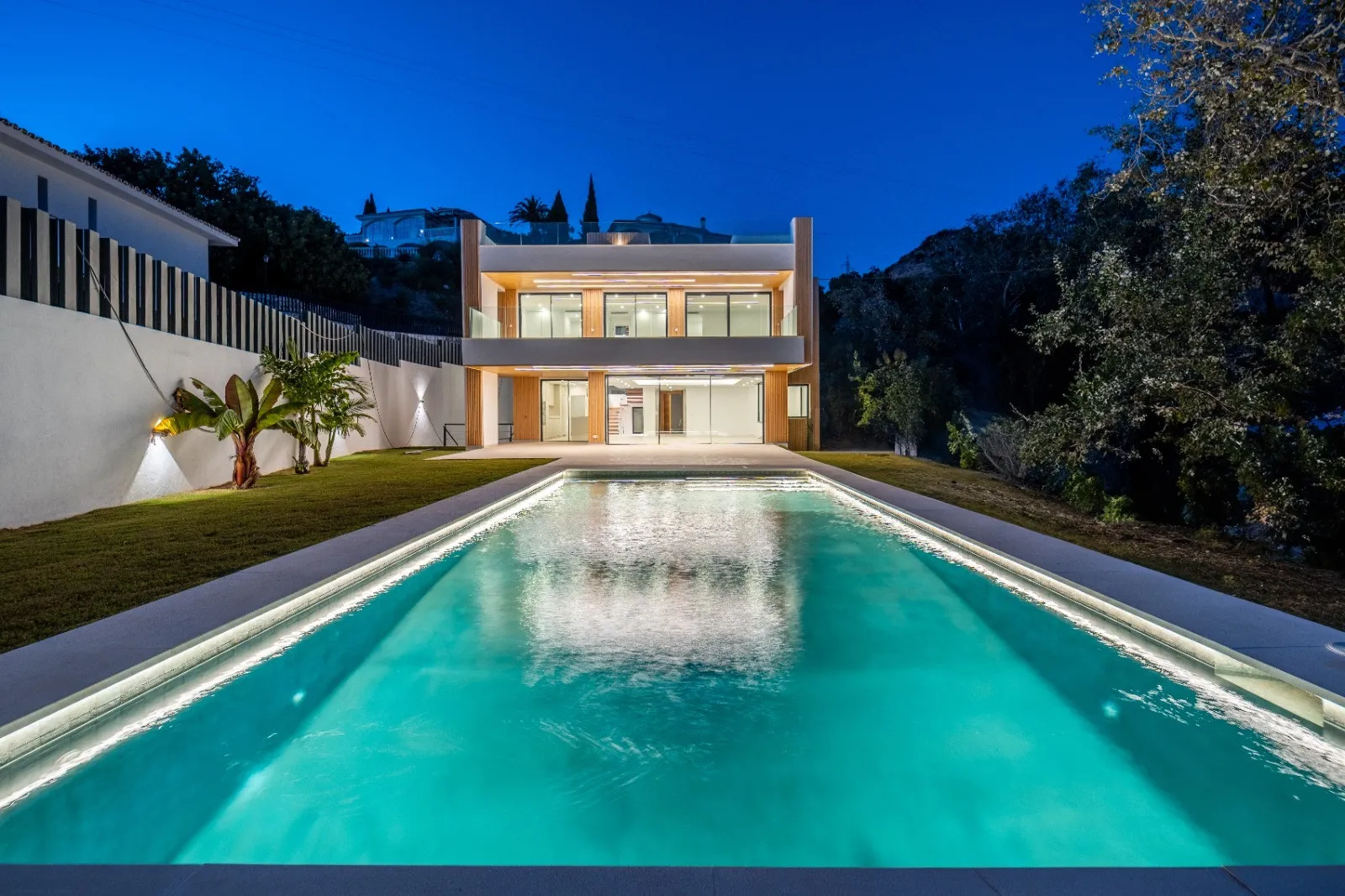 Villa a la venta de 5 dormitorios en Benalmadena Costa