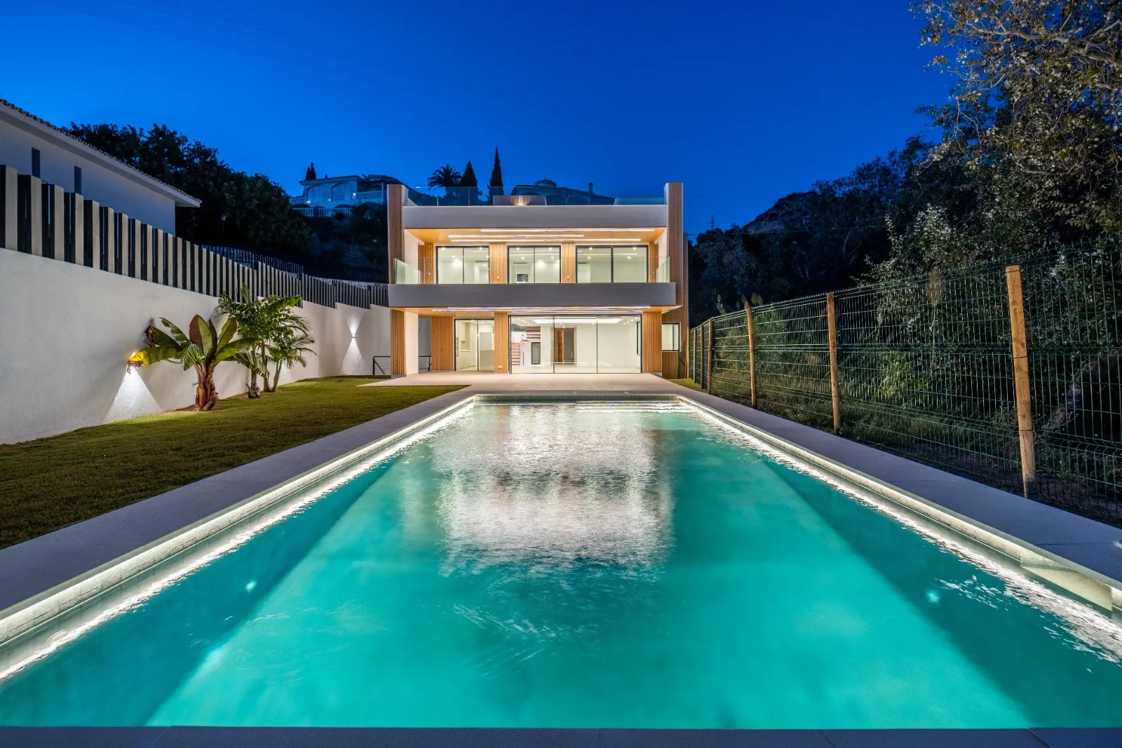 Villa a la venta de 5 dormitorios en Benalmadena Costa