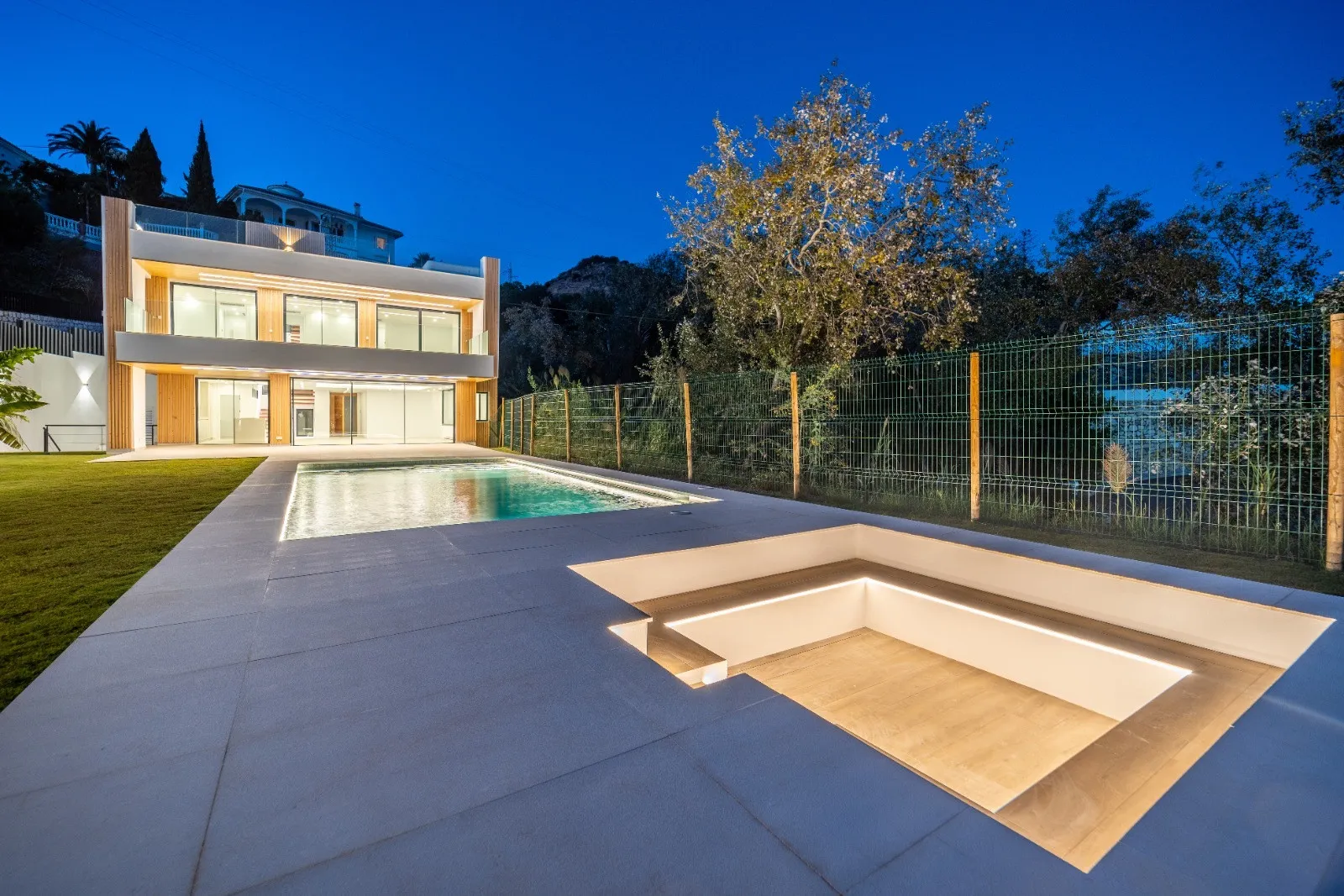 Villa a la venta de 5 dormitorios en Benalmadena Costa