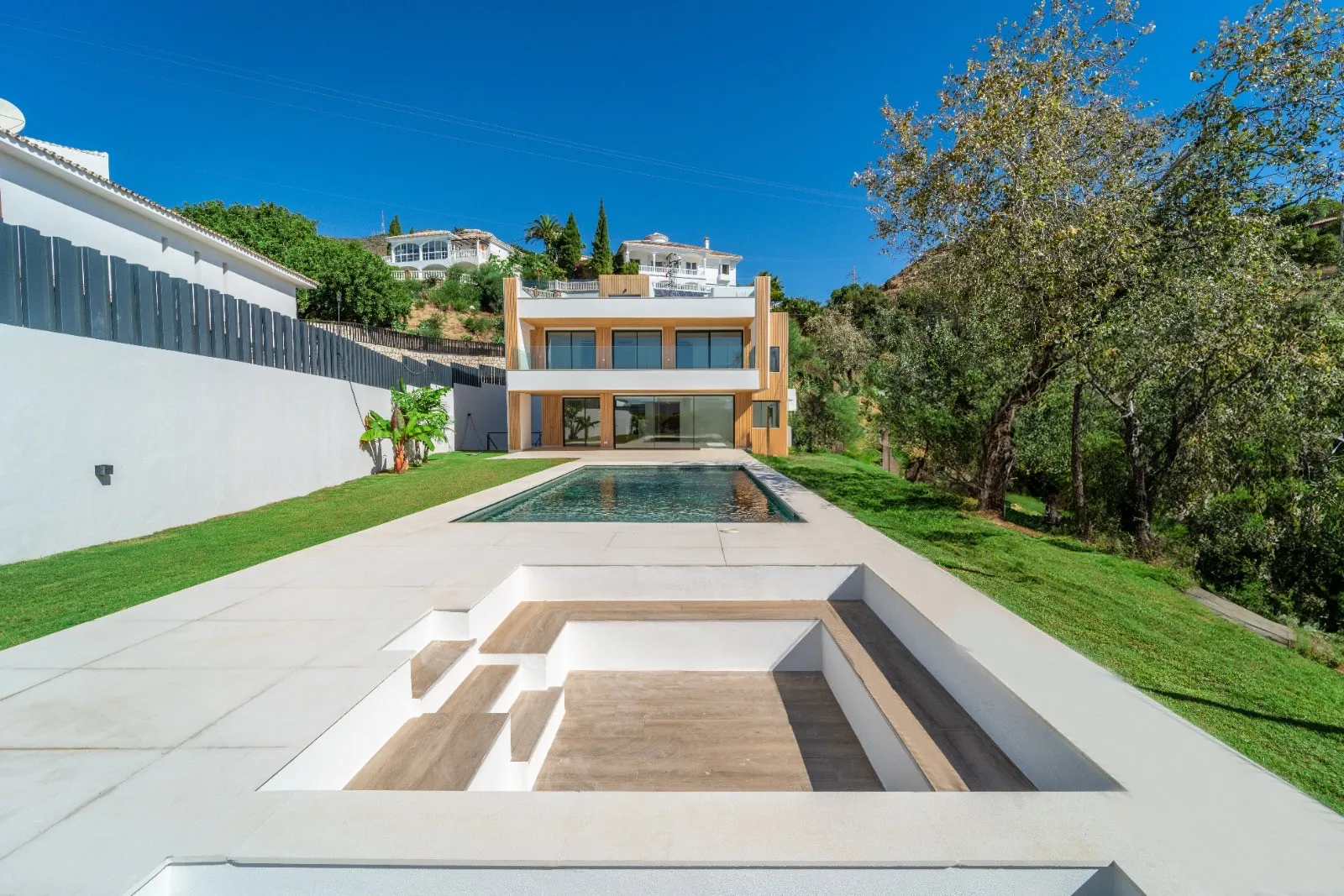 Villa a la venta de 5 dormitorios en Benalmadena Costa