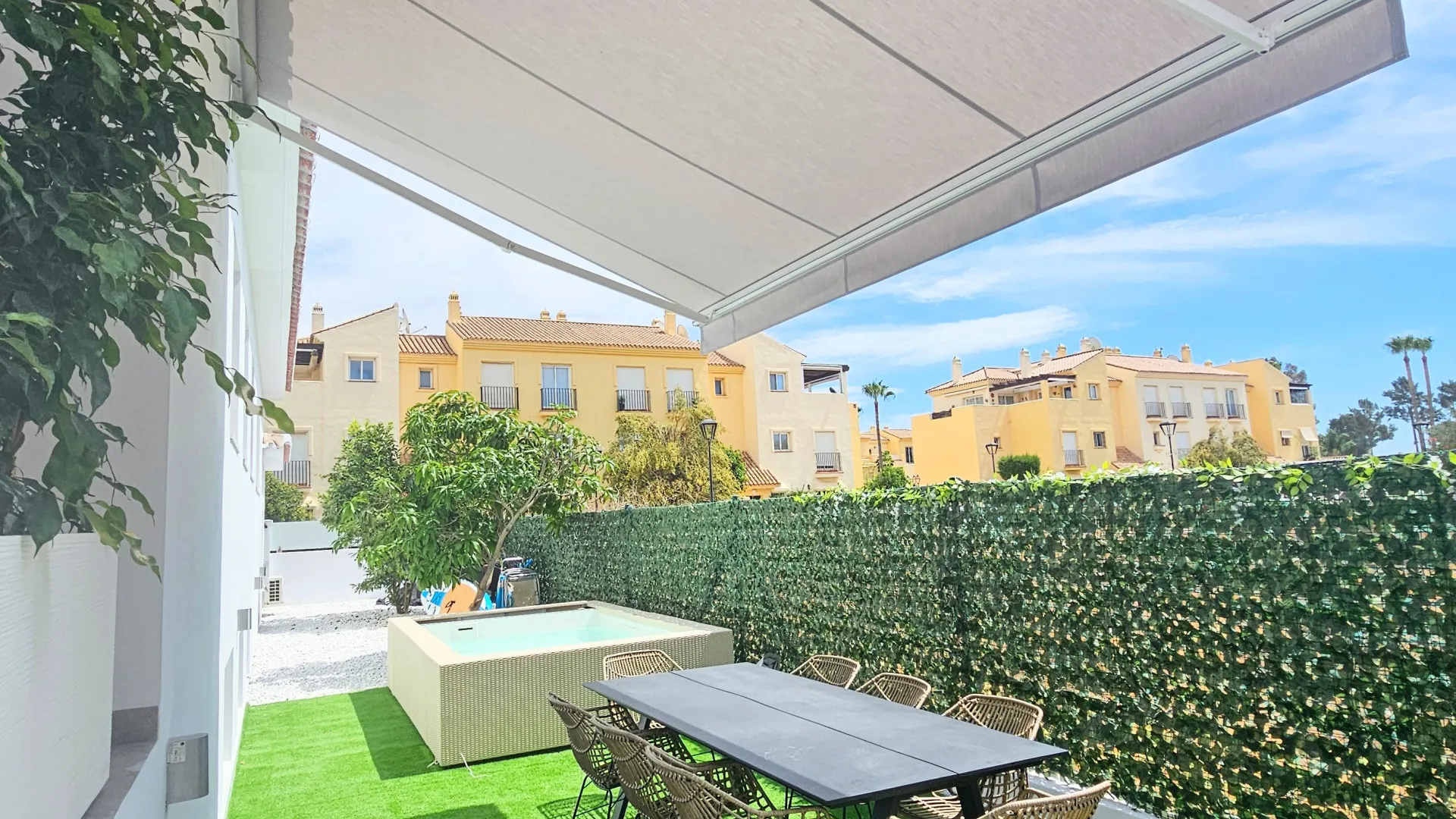 For sale villa with 5 bedrooms in Cala de Mijas