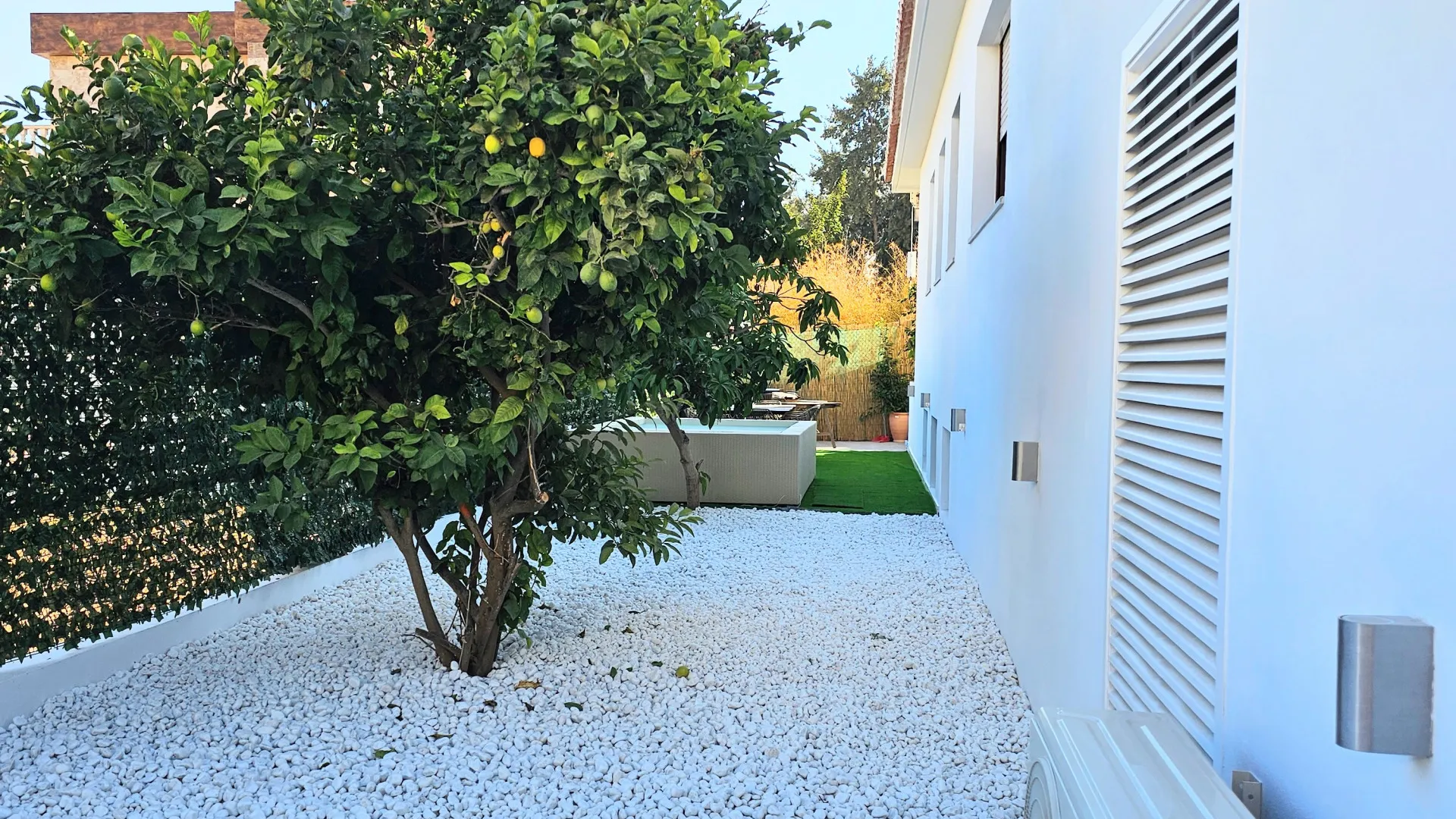 For sale villa with 5 bedrooms in Cala de Mijas