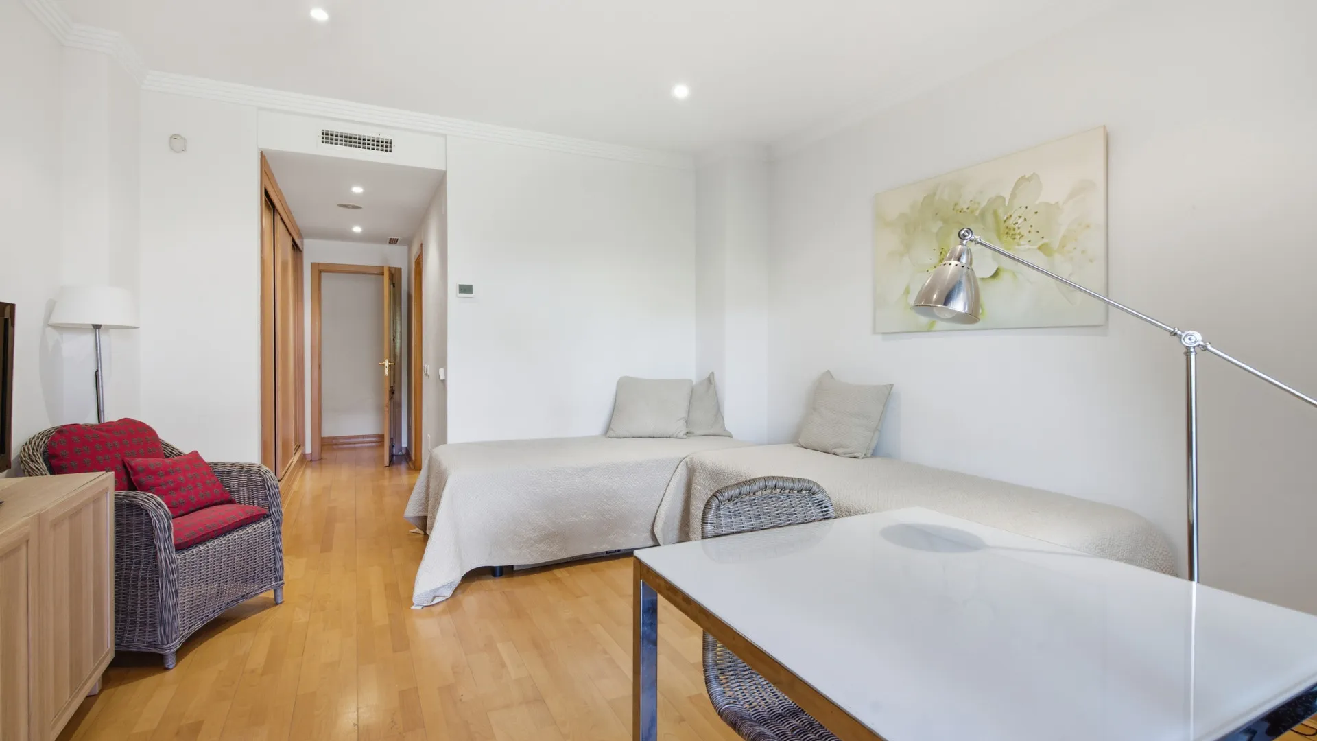 For sale ground floor apartment in Las Nayades