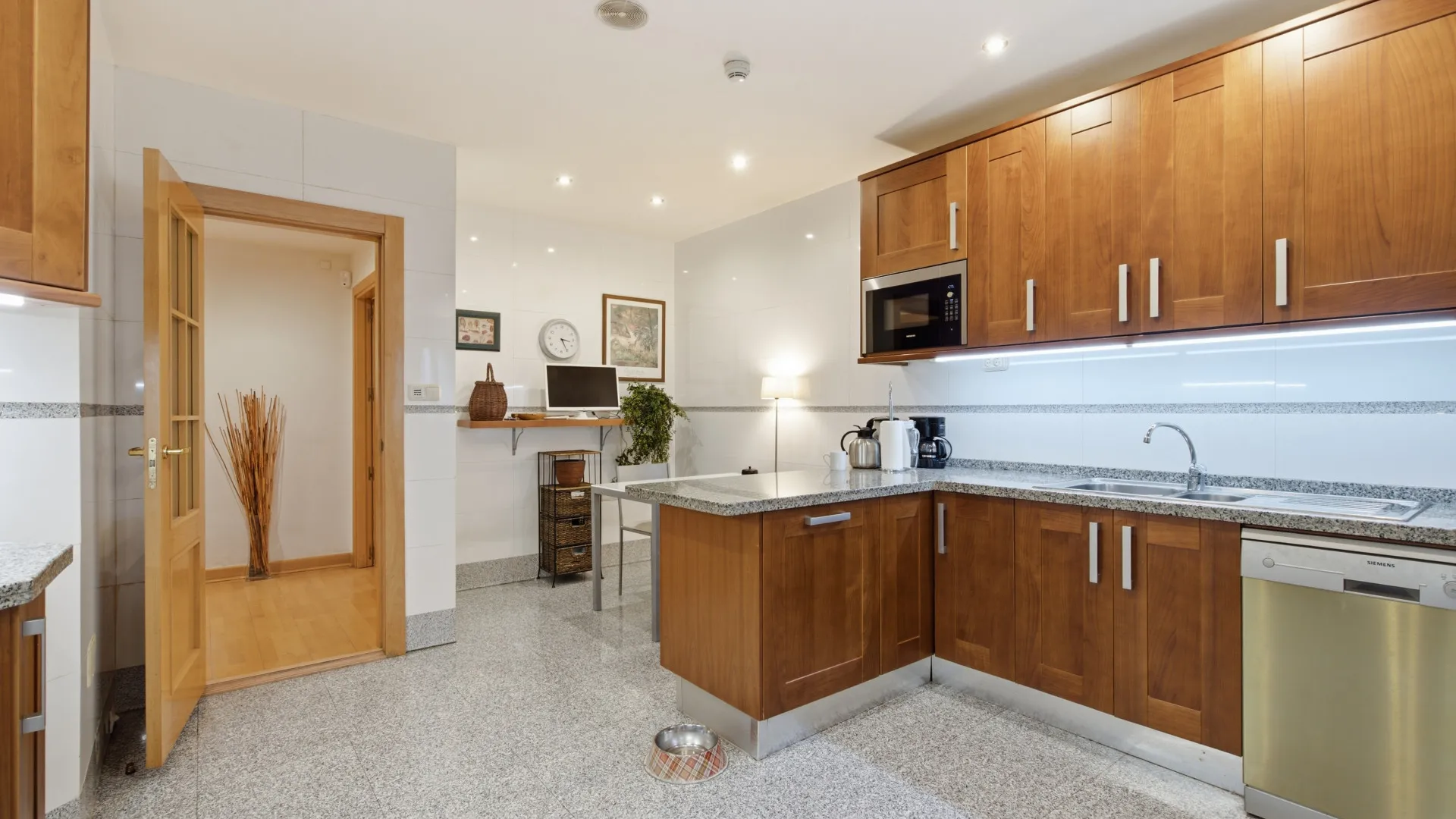 For sale ground floor apartment in Las Nayades