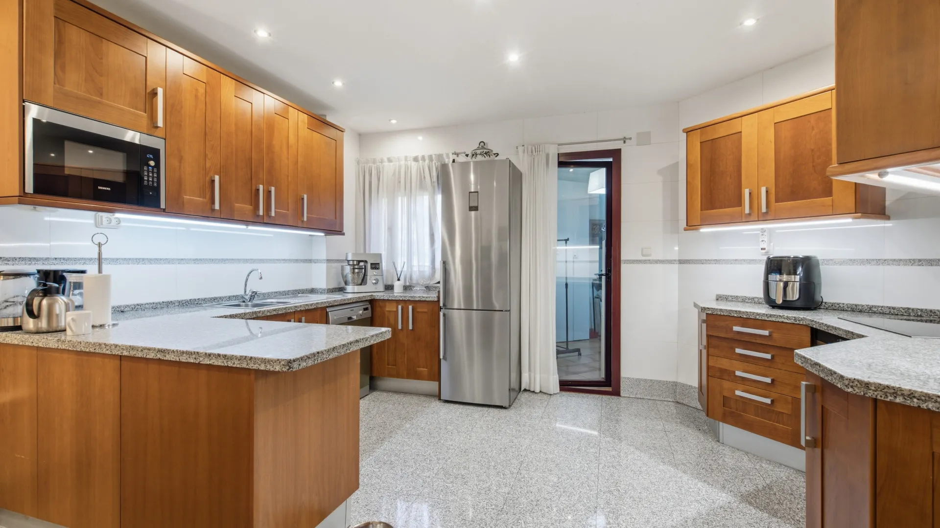 For sale ground floor apartment in Las Nayades
