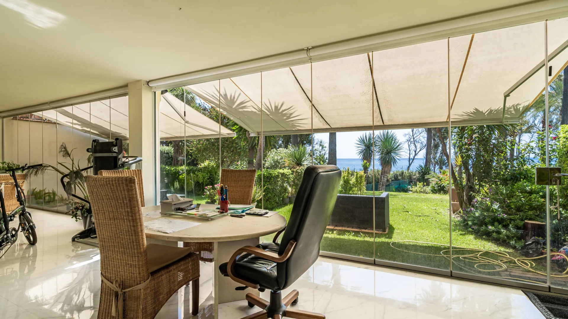 Buy town house in El Velerin with 5 bedrooms