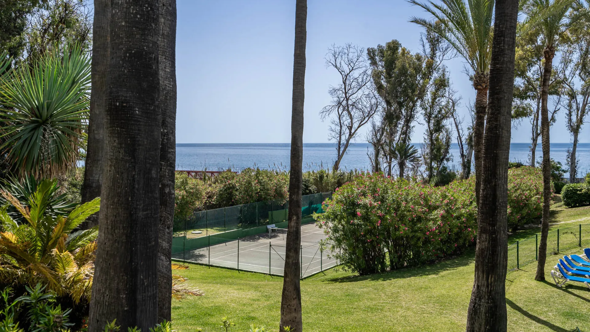 Buy town house in El Velerin with 5 bedrooms