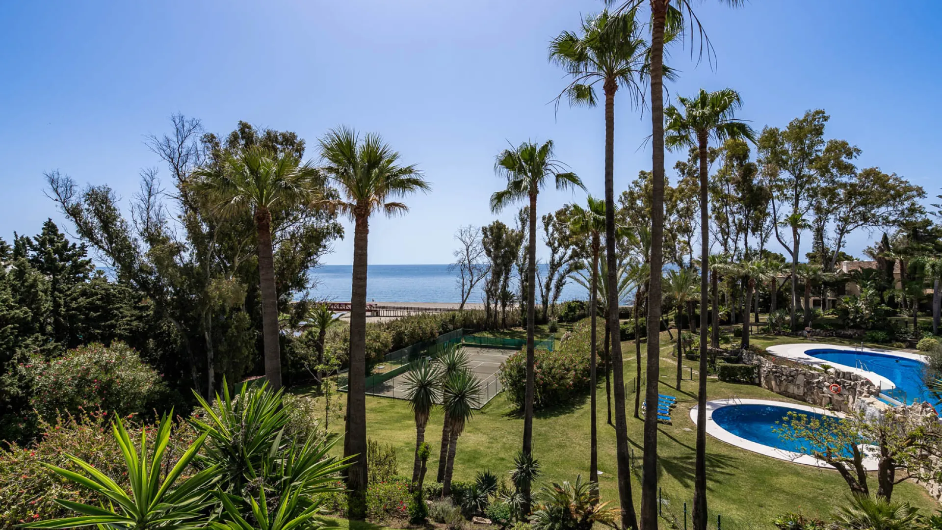 Buy town house in El Velerin with 5 bedrooms