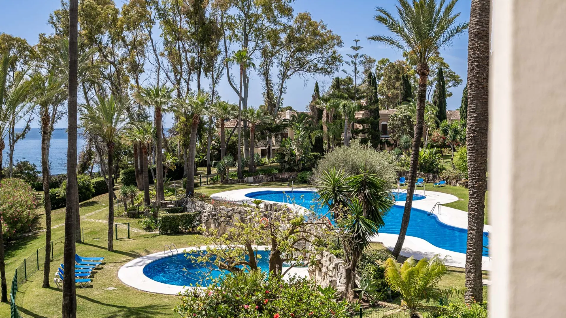 Buy town house in El Velerin with 5 bedrooms