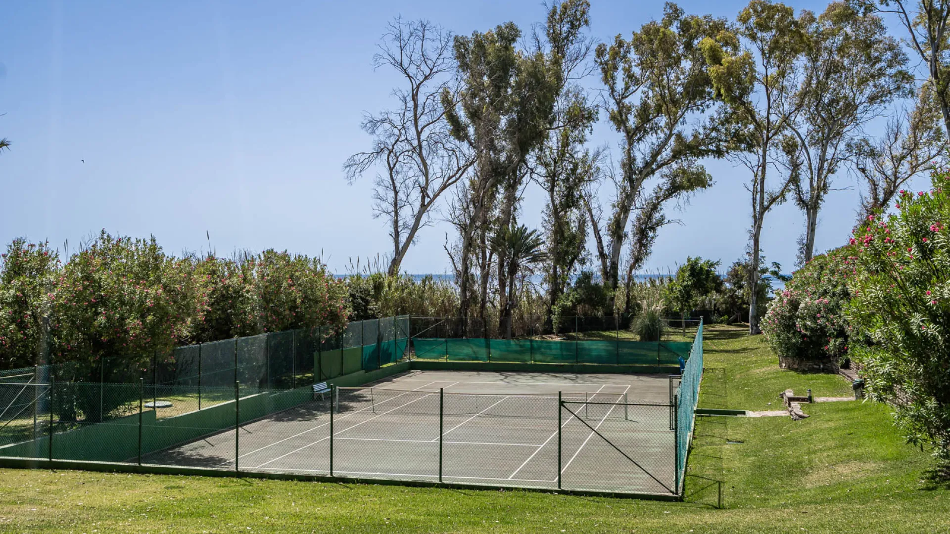 Buy town house in El Velerin with 5 bedrooms
