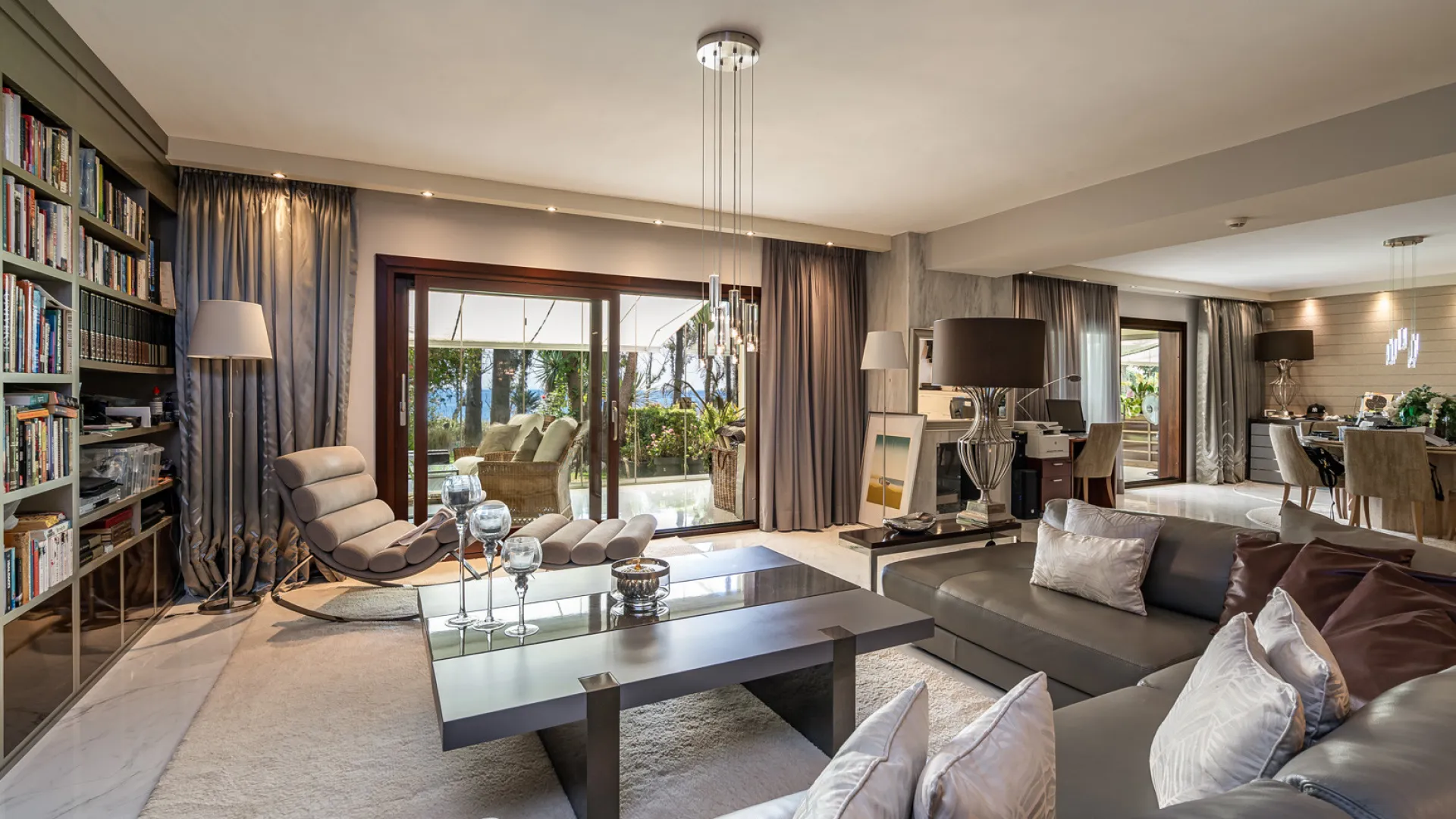 Buy town house in El Velerin with 5 bedrooms