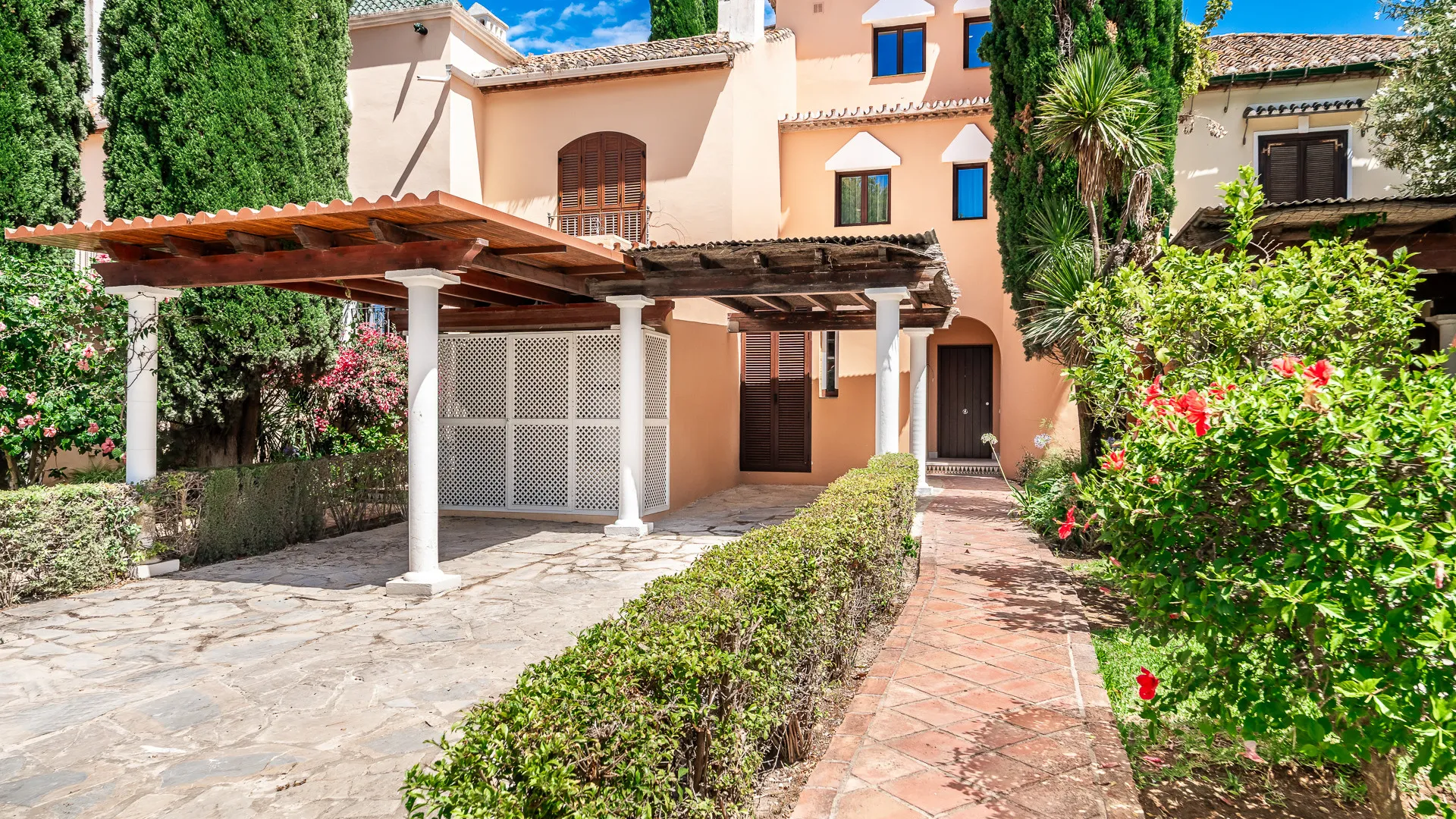 For sale town house in El Velerin