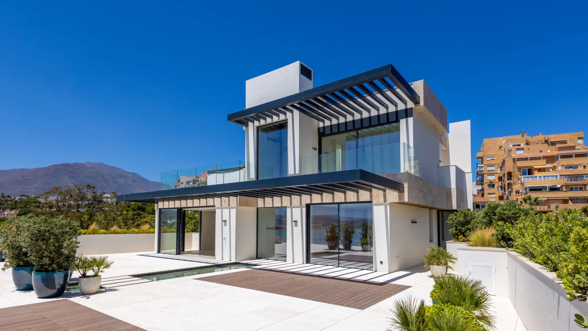 Estepona Puerto, Ático de 3 dormitorios en venta