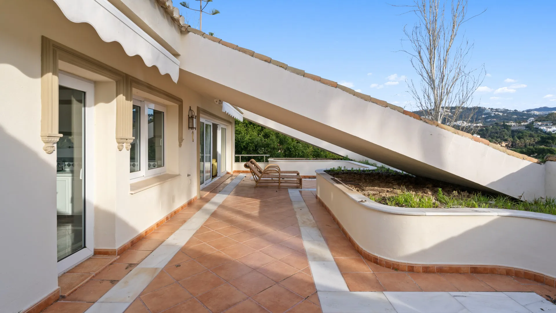 Rio Real 6 bedrooms villa for sale