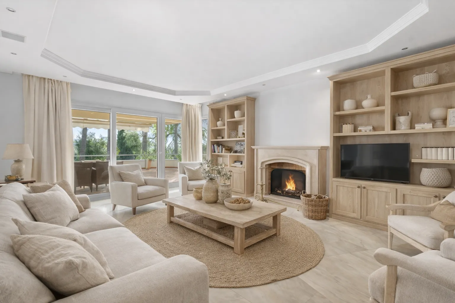 Rio Real 6 bedrooms villa for sale