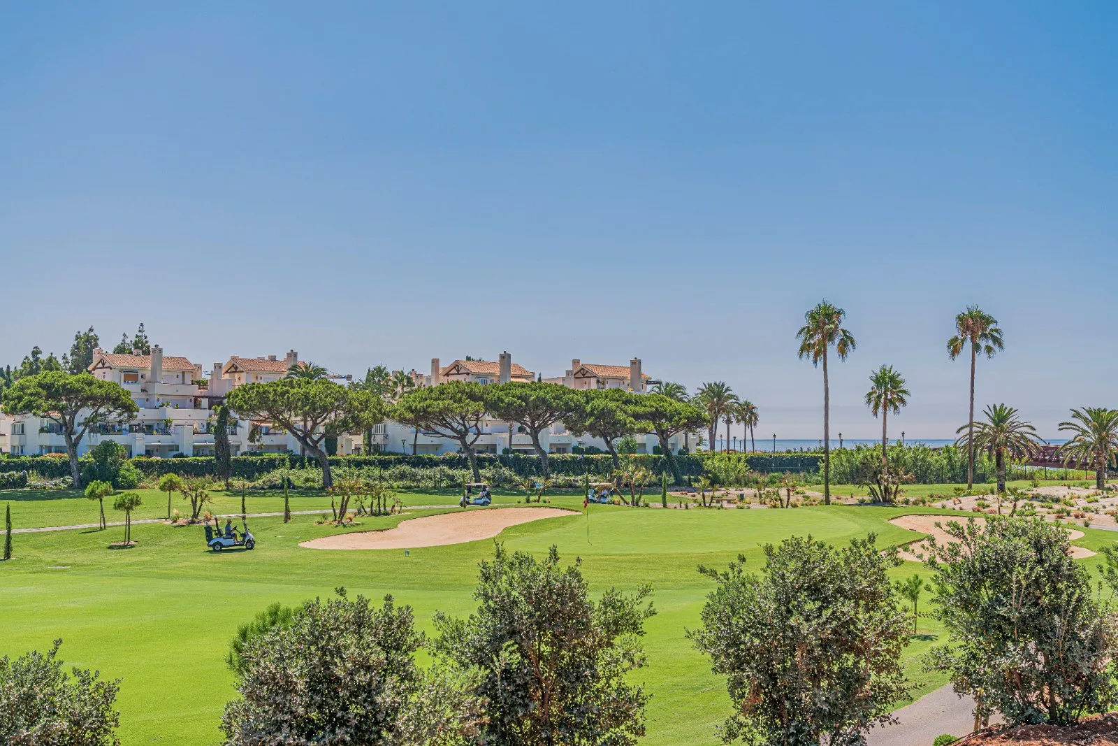 Rio Real 6 bedrooms villa for sale