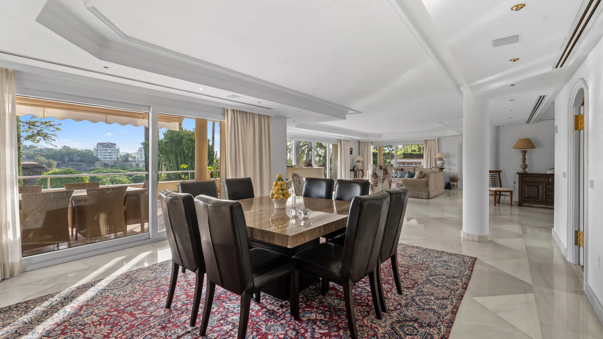 Rio Real 6 bedrooms villa for sale