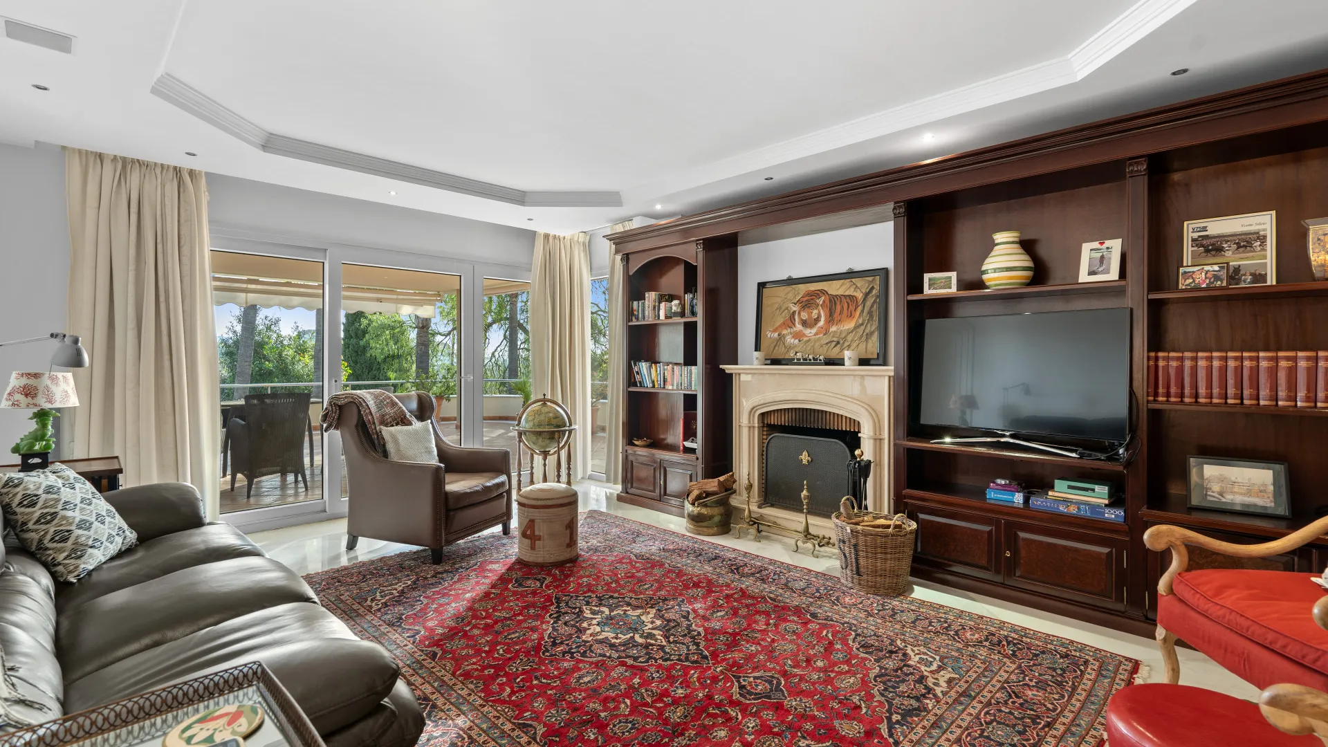 Rio Real 6 bedrooms villa for sale