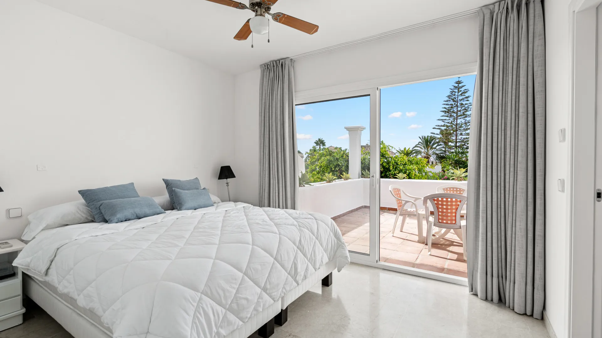 Town house for sale in Costabella with 3 bedrooms