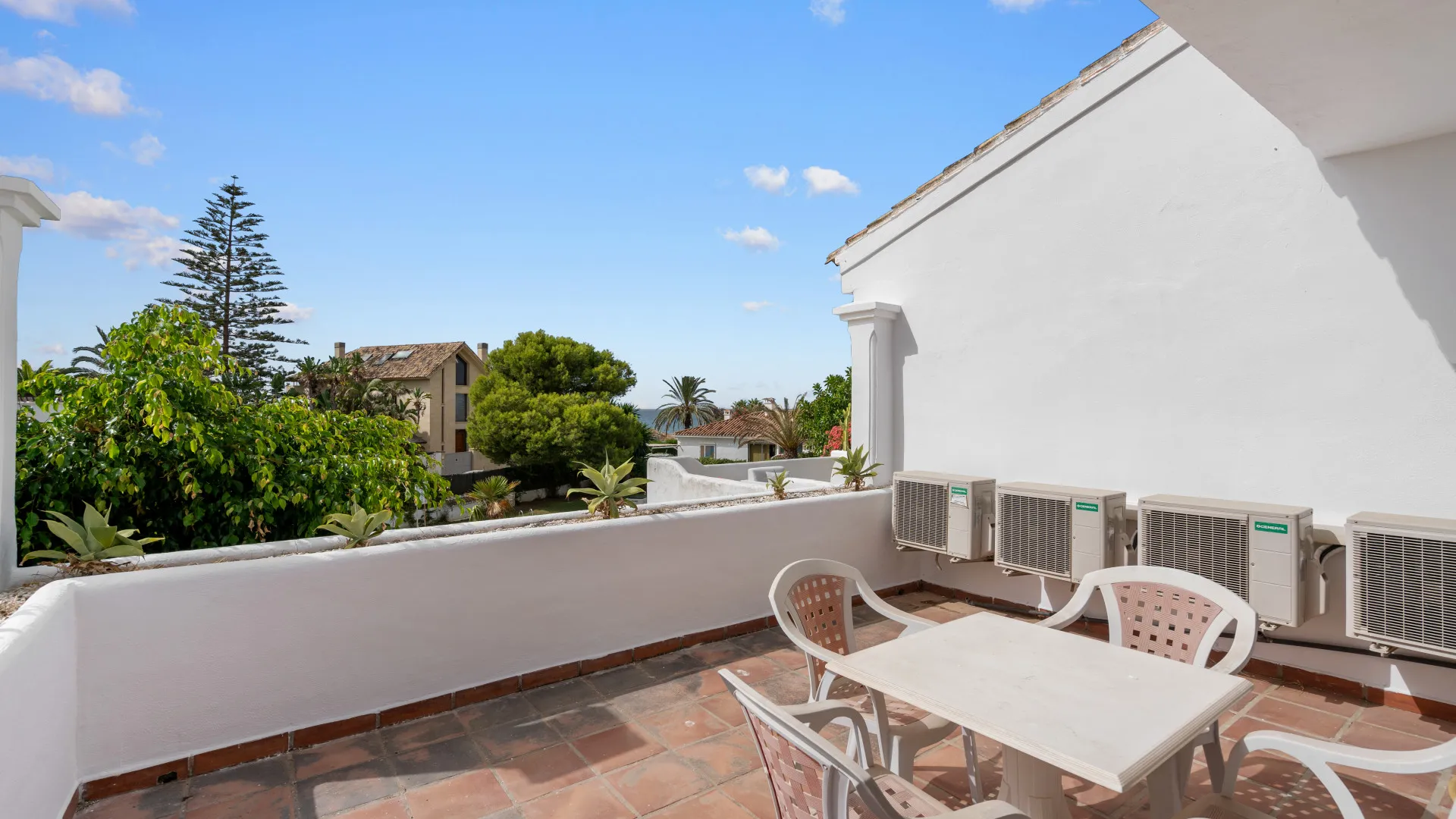 Town house for sale in Costabella with 3 bedrooms