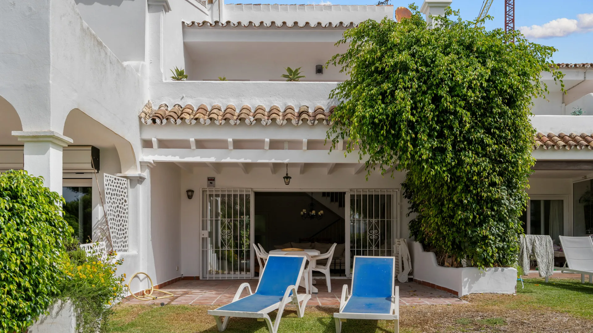 Town house for sale in Costabella with 3 bedrooms
