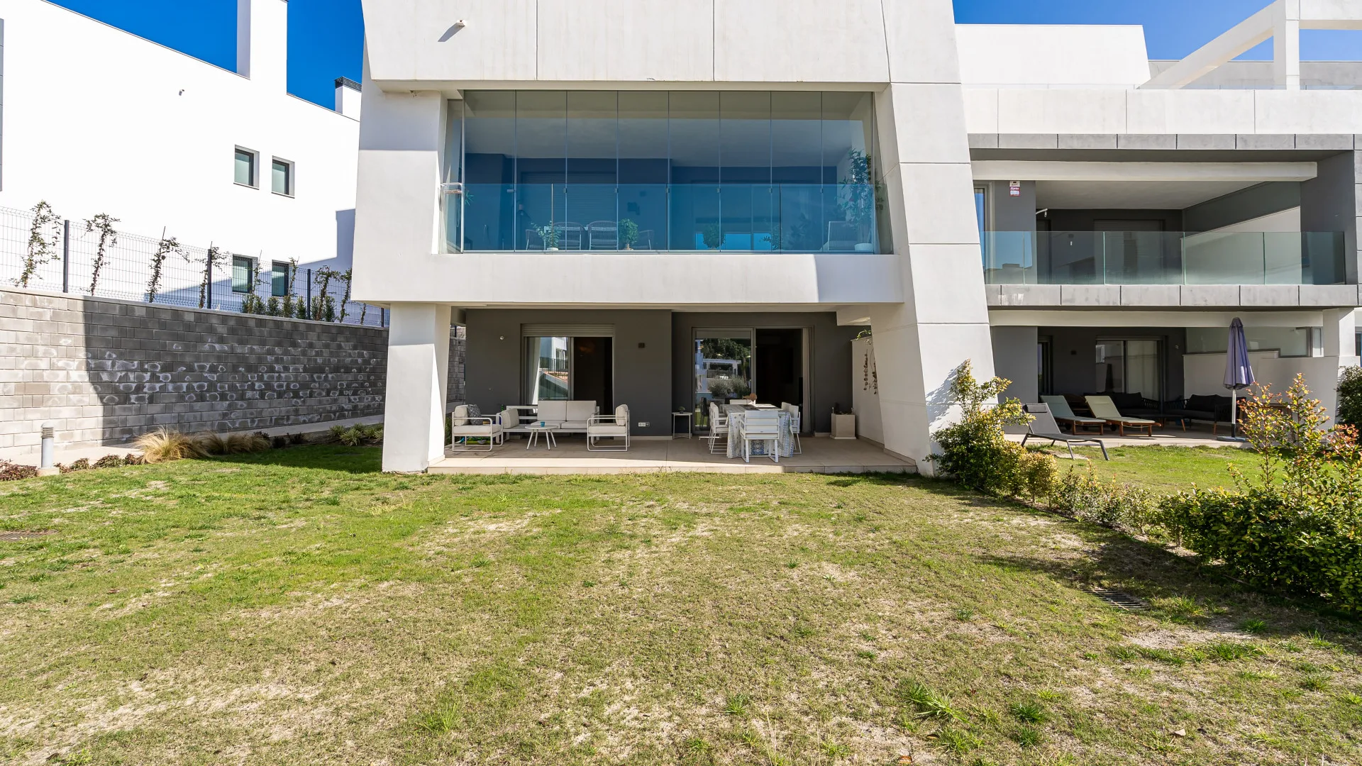 Comprar apartamento planta baja de 2 dormitorios en Vanian Green Village