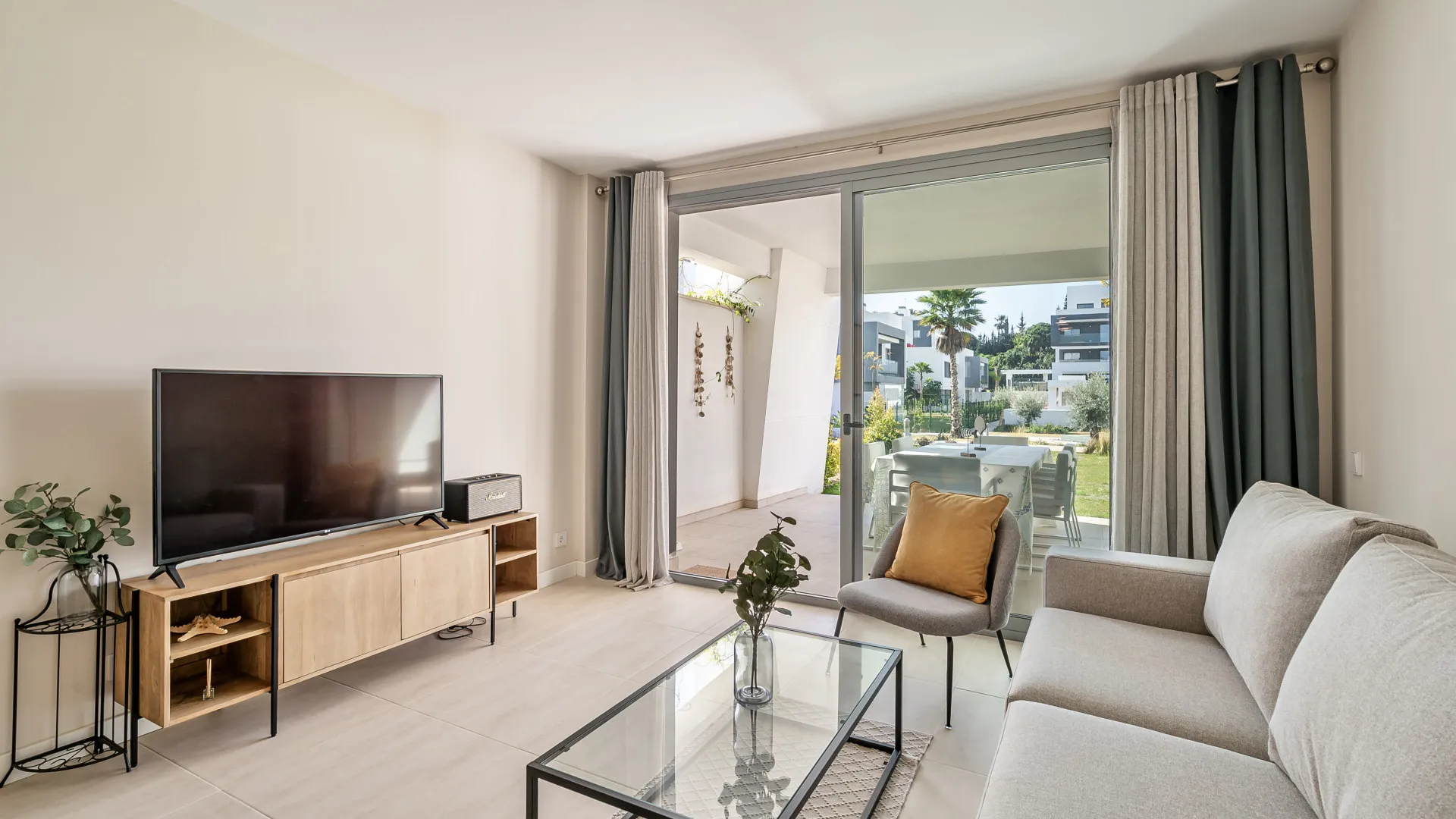 Comprar apartamento planta baja de 2 dormitorios en Vanian Green Village