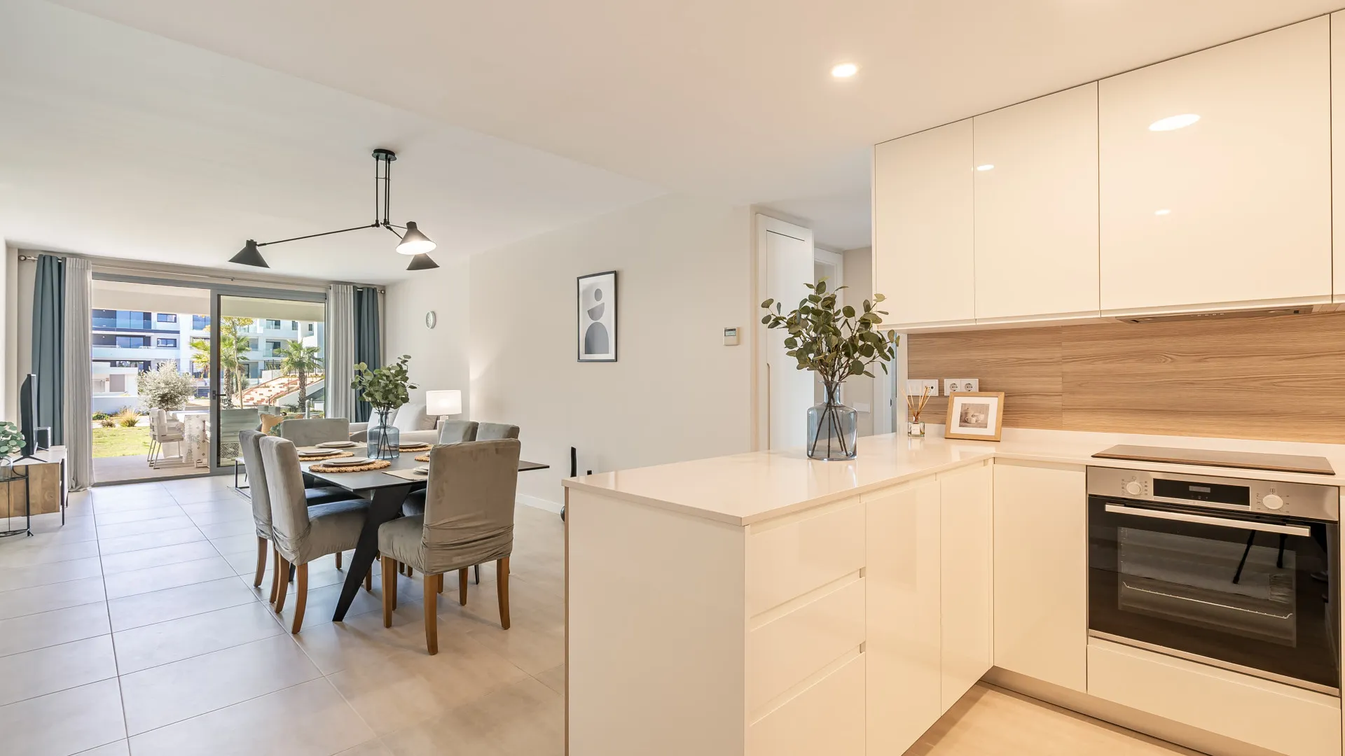 Comprar apartamento planta baja de 2 dormitorios en Vanian Green Village