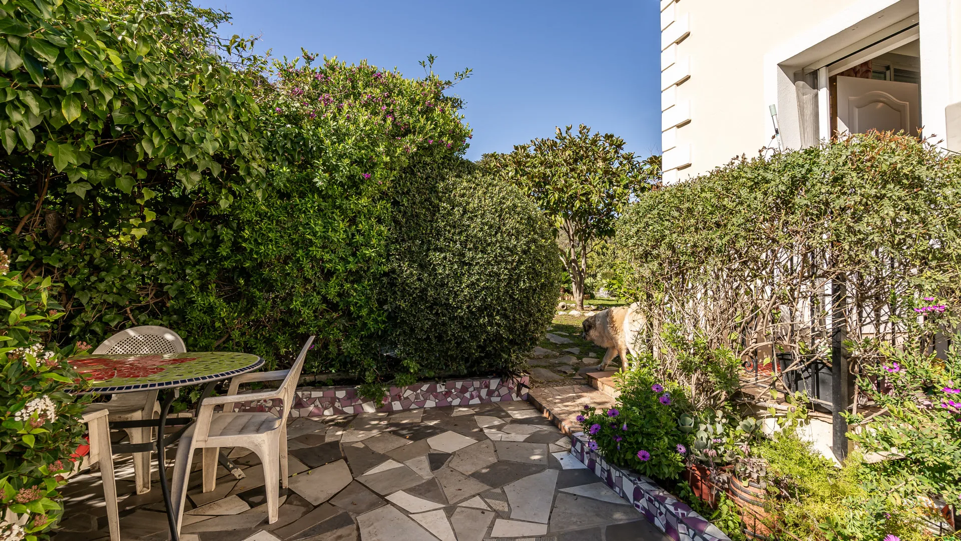 Villa en venta en Forest Hills