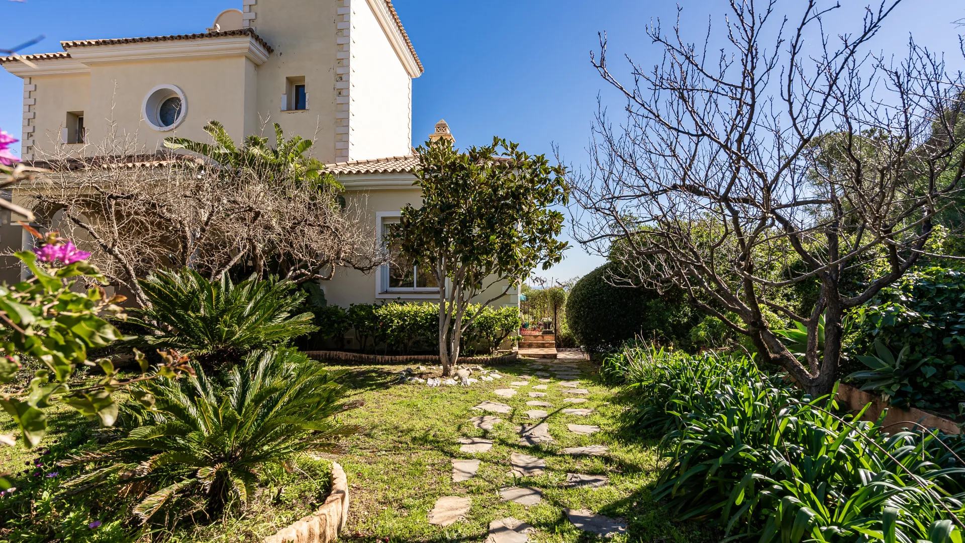 Villa en venta en Forest Hills