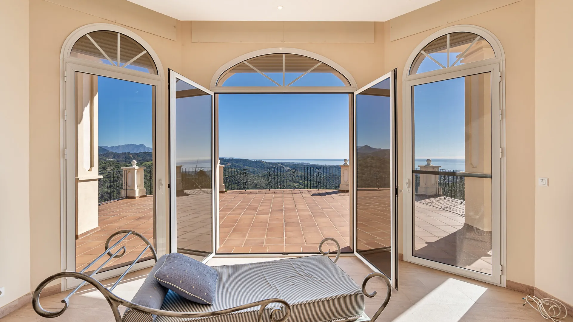 Villa en venta en Forest Hills