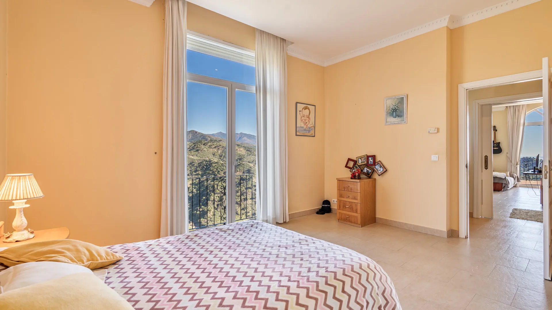 Villa en venta en Forest Hills