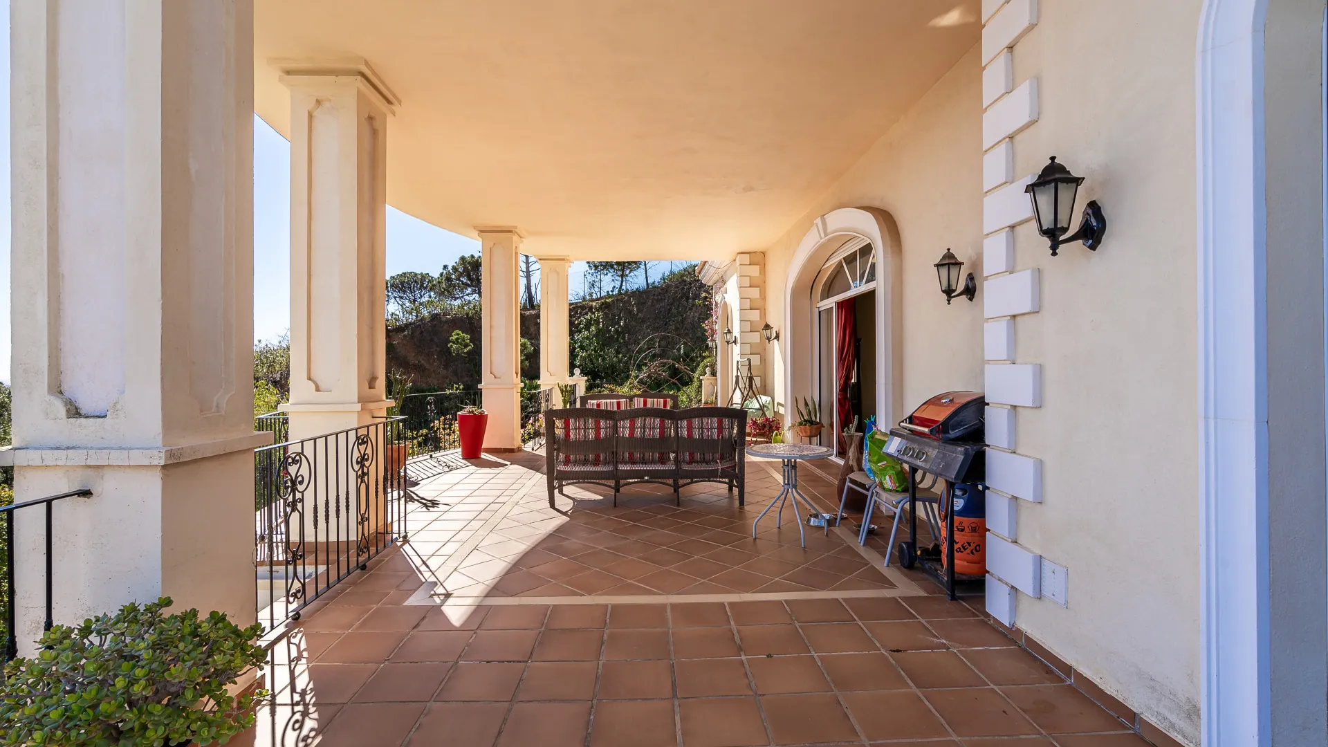 Villa en venta en Forest Hills