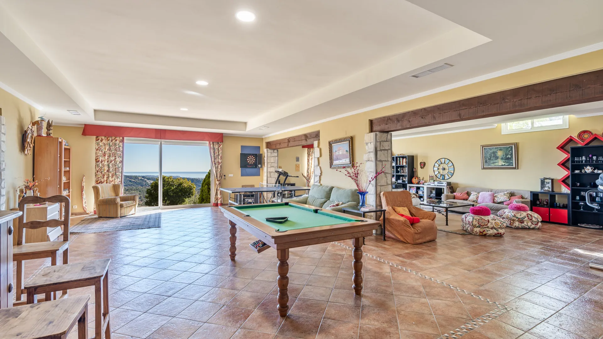Villa en venta en Forest Hills