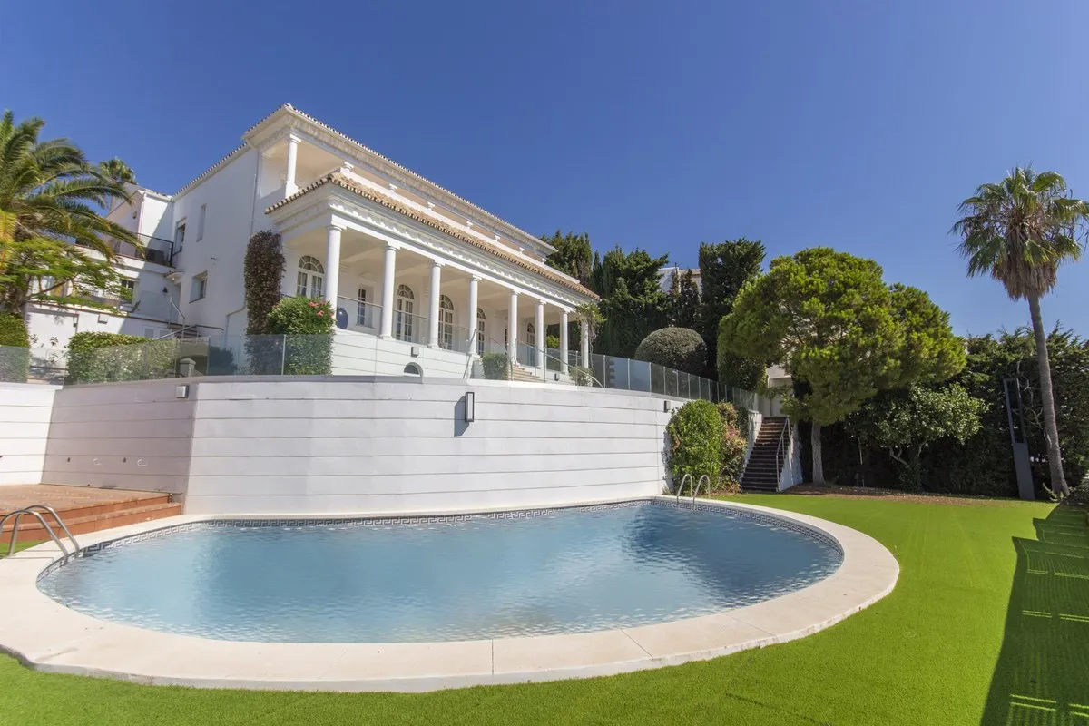 6 bedrooms Torrequebrada villa for sale