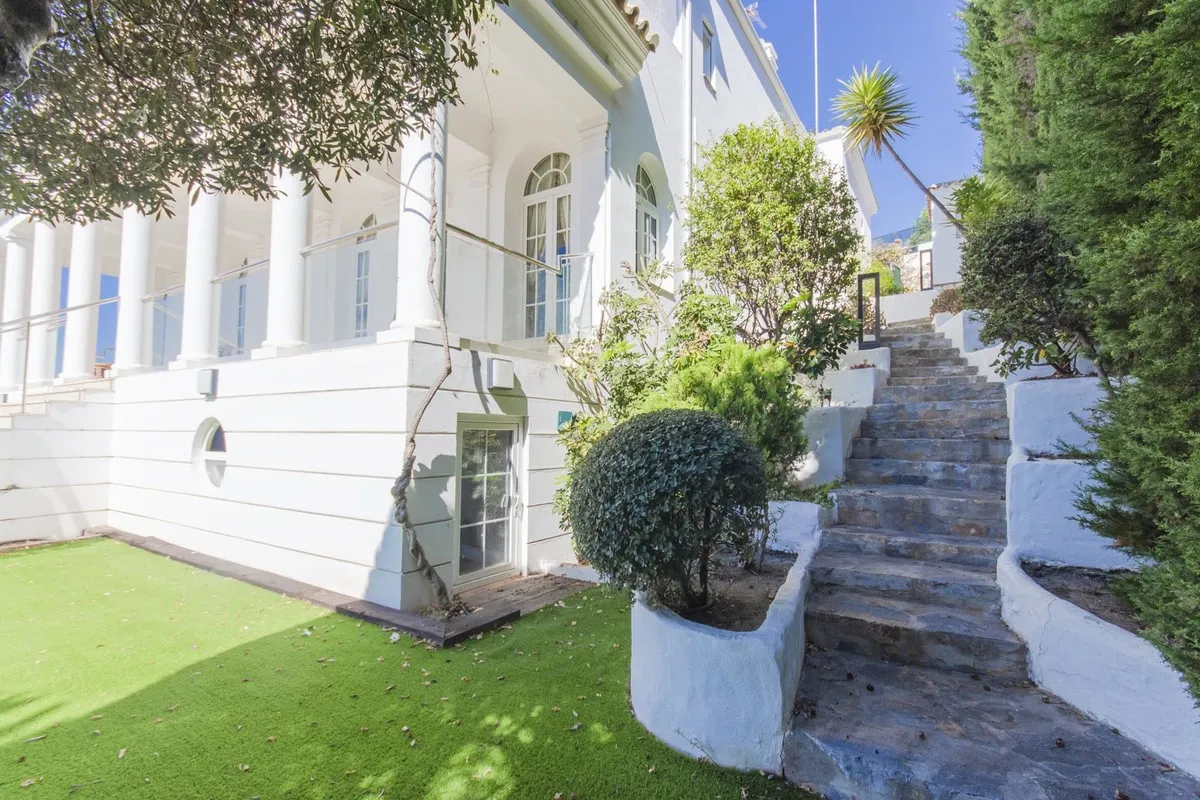 6 bedrooms Torrequebrada villa for sale