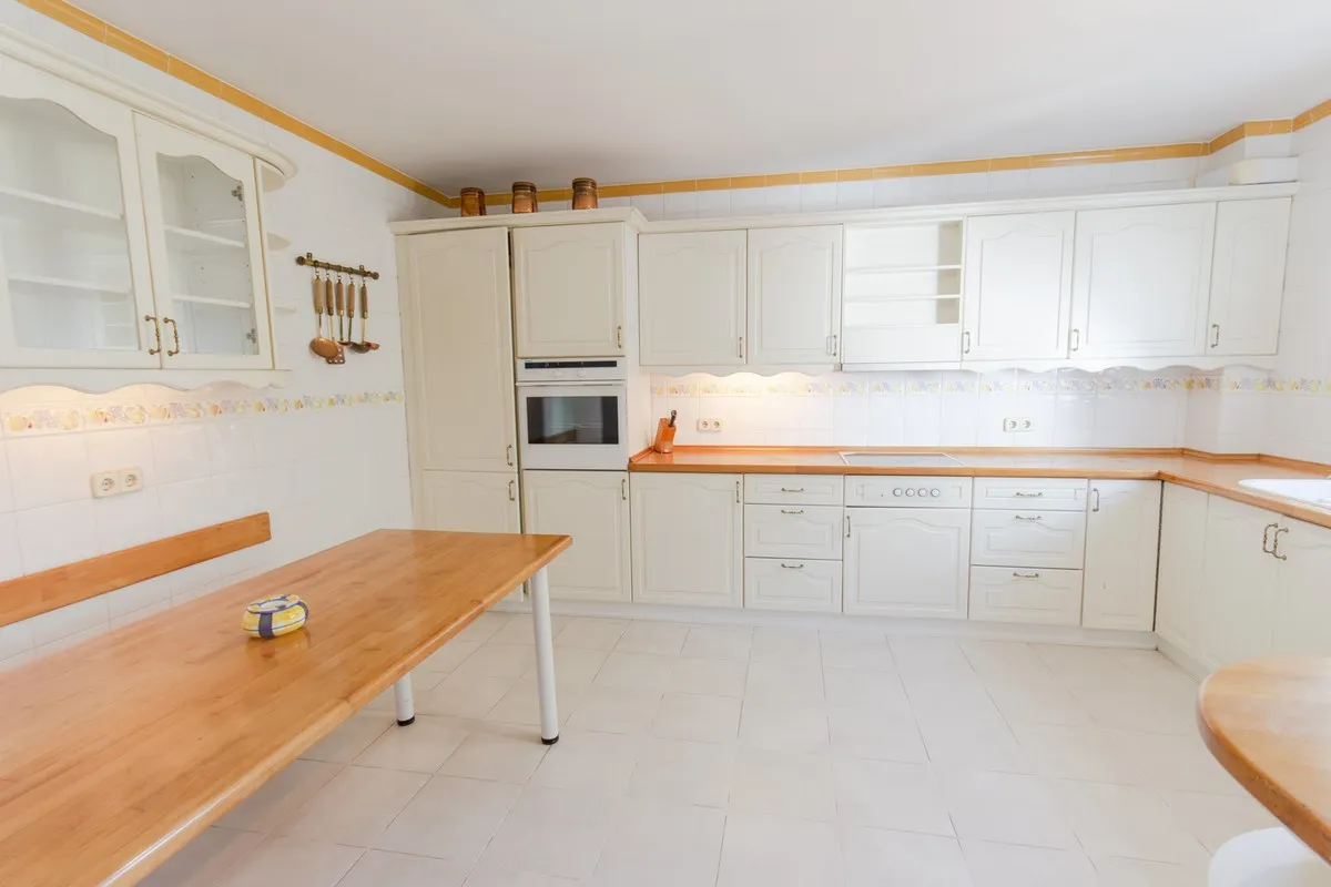 6 bedrooms Torrequebrada villa for sale