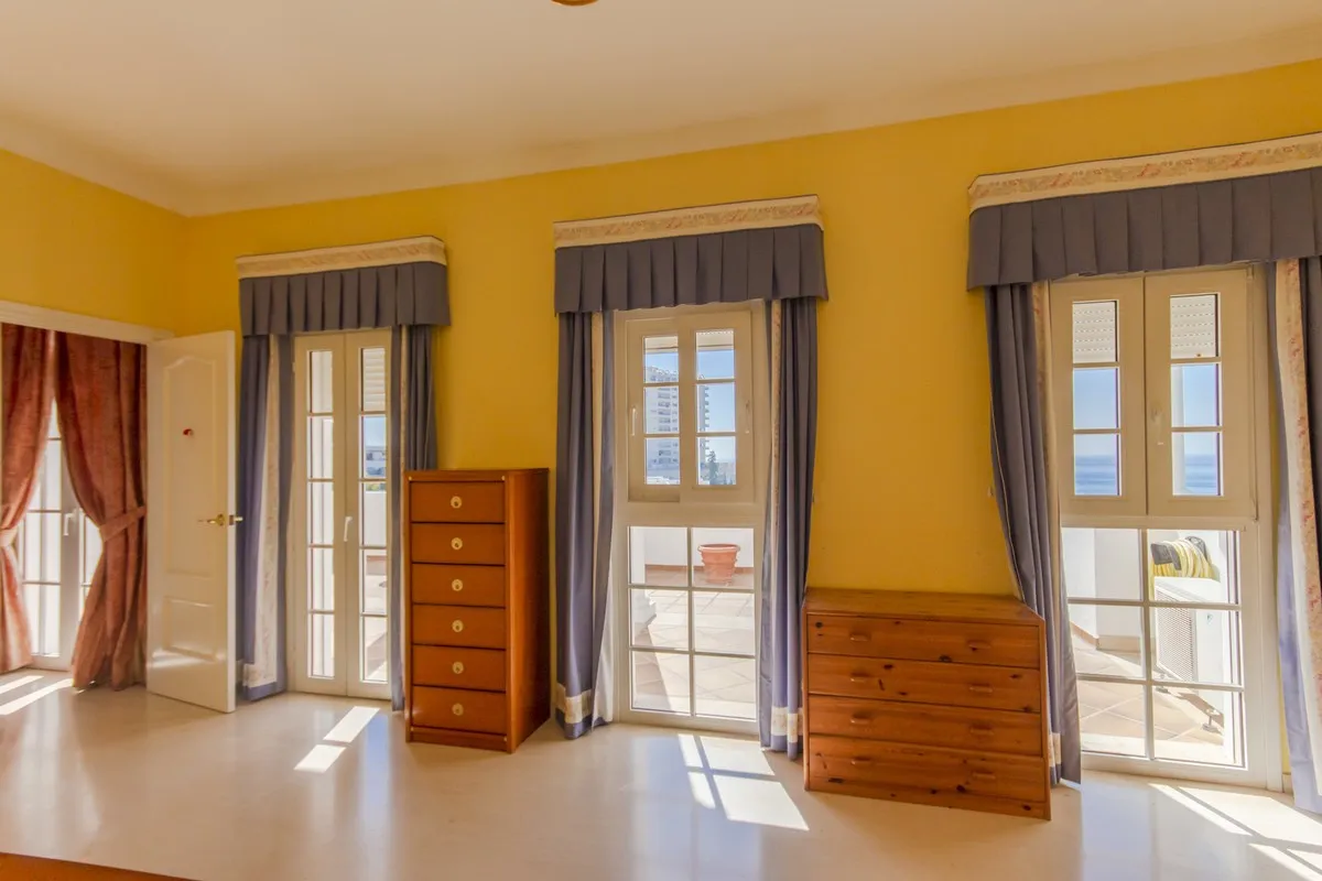 6 bedrooms Torrequebrada villa for sale
