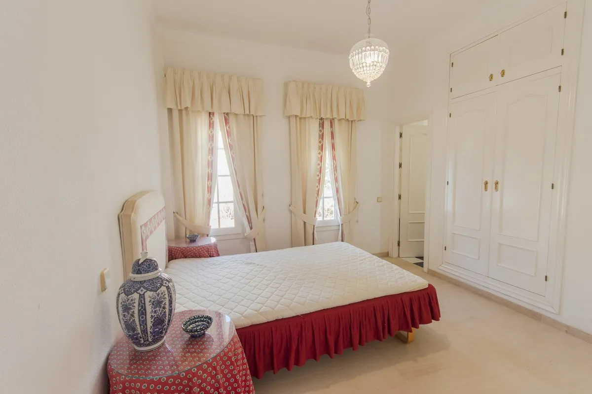 6 bedrooms Torrequebrada villa for sale