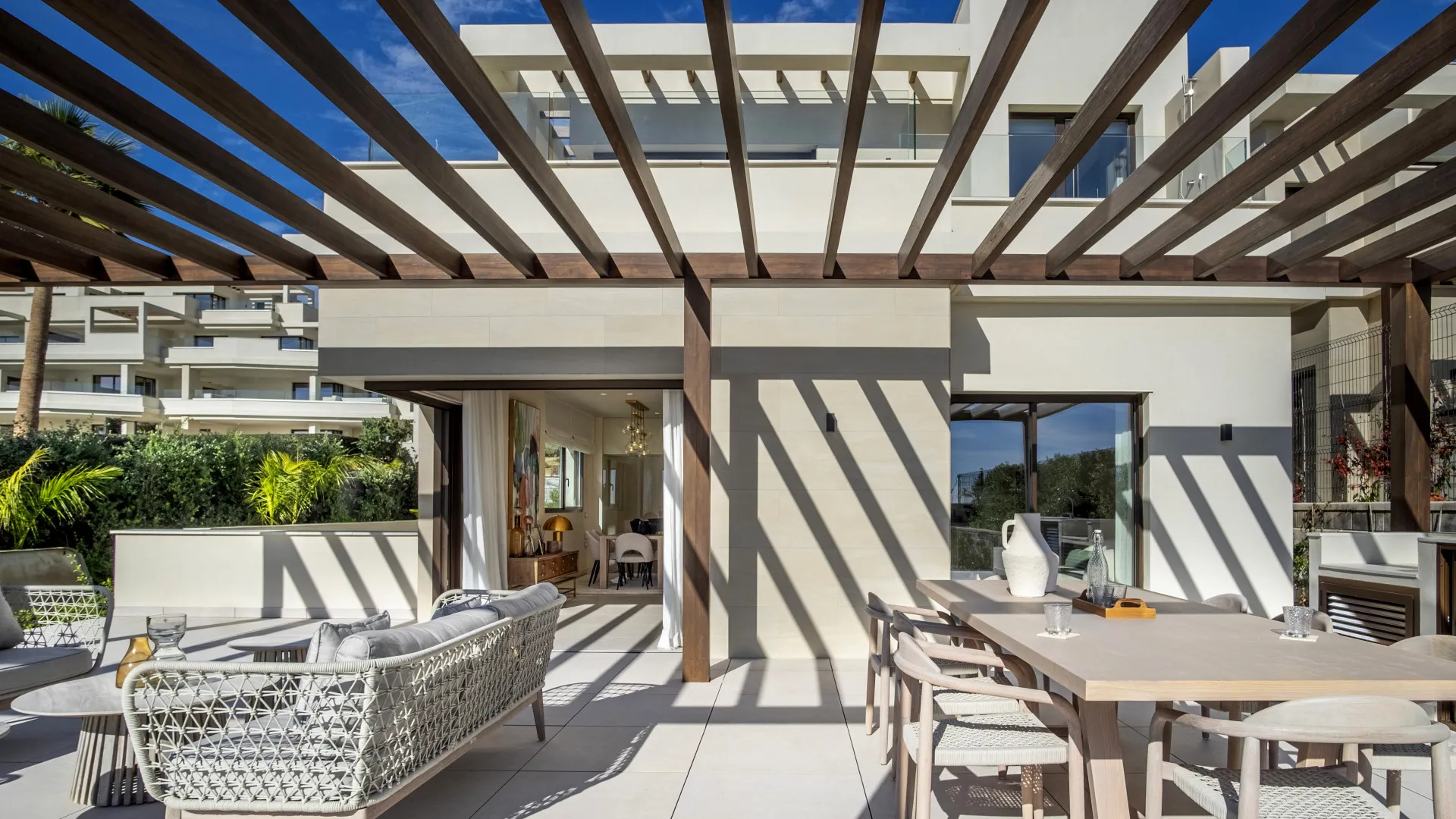 Se vende villa en Beach Side New Golden Mile
