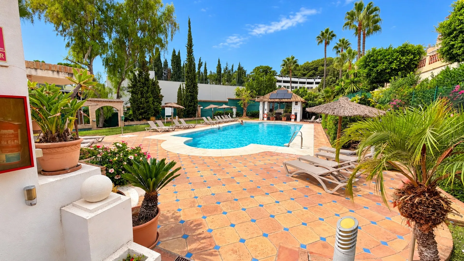 Apartamento planta baja a la venta en Los Pinos de Aloha
