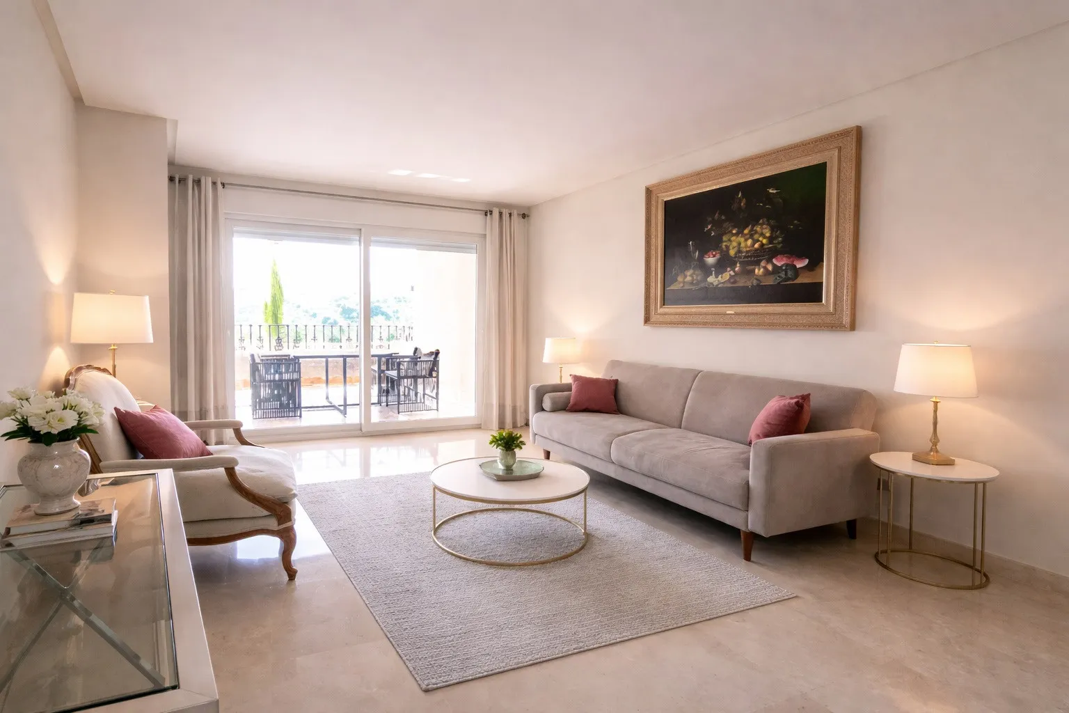 For sale Nueva Andalucia apartment with 2 bedrooms