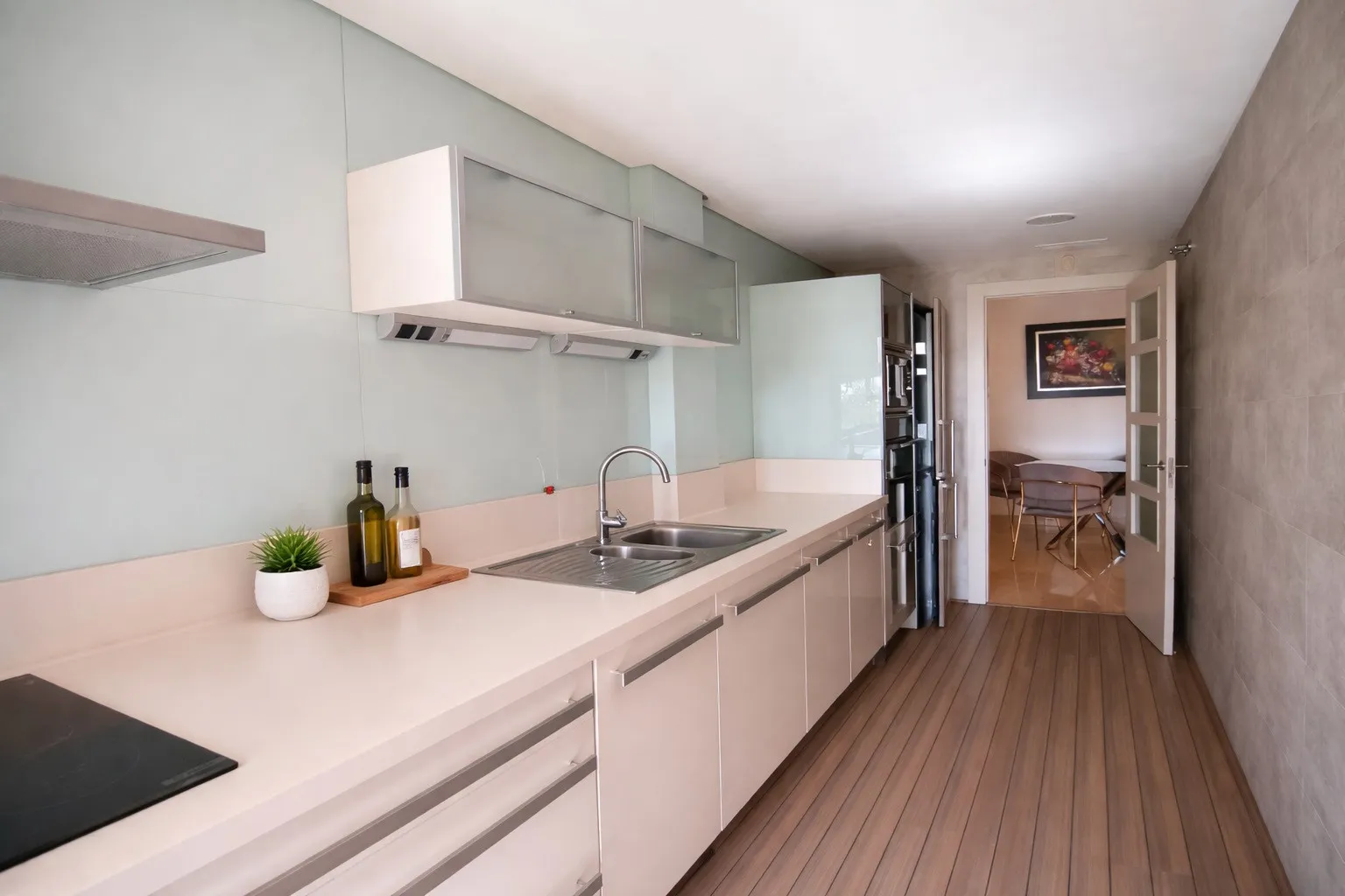 For sale Nueva Andalucia apartment with 2 bedrooms
