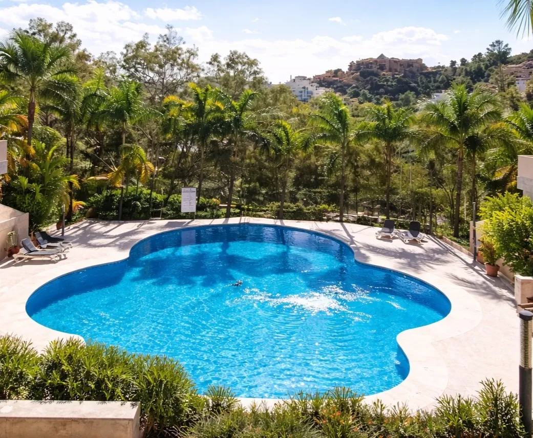 For sale Nueva Andalucia apartment with 2 bedrooms