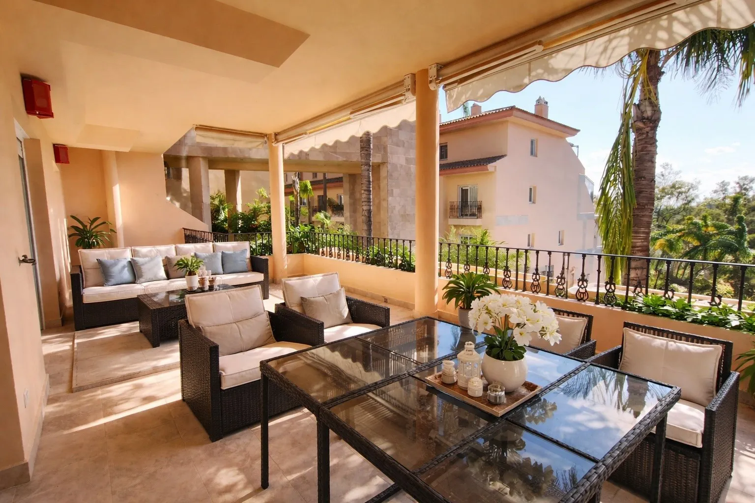 For sale Nueva Andalucia apartment with 2 bedrooms