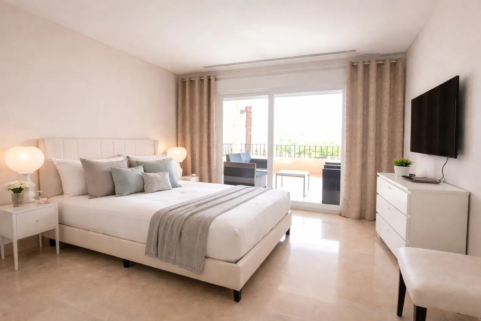 For sale Nueva Andalucia apartment with 2 bedrooms