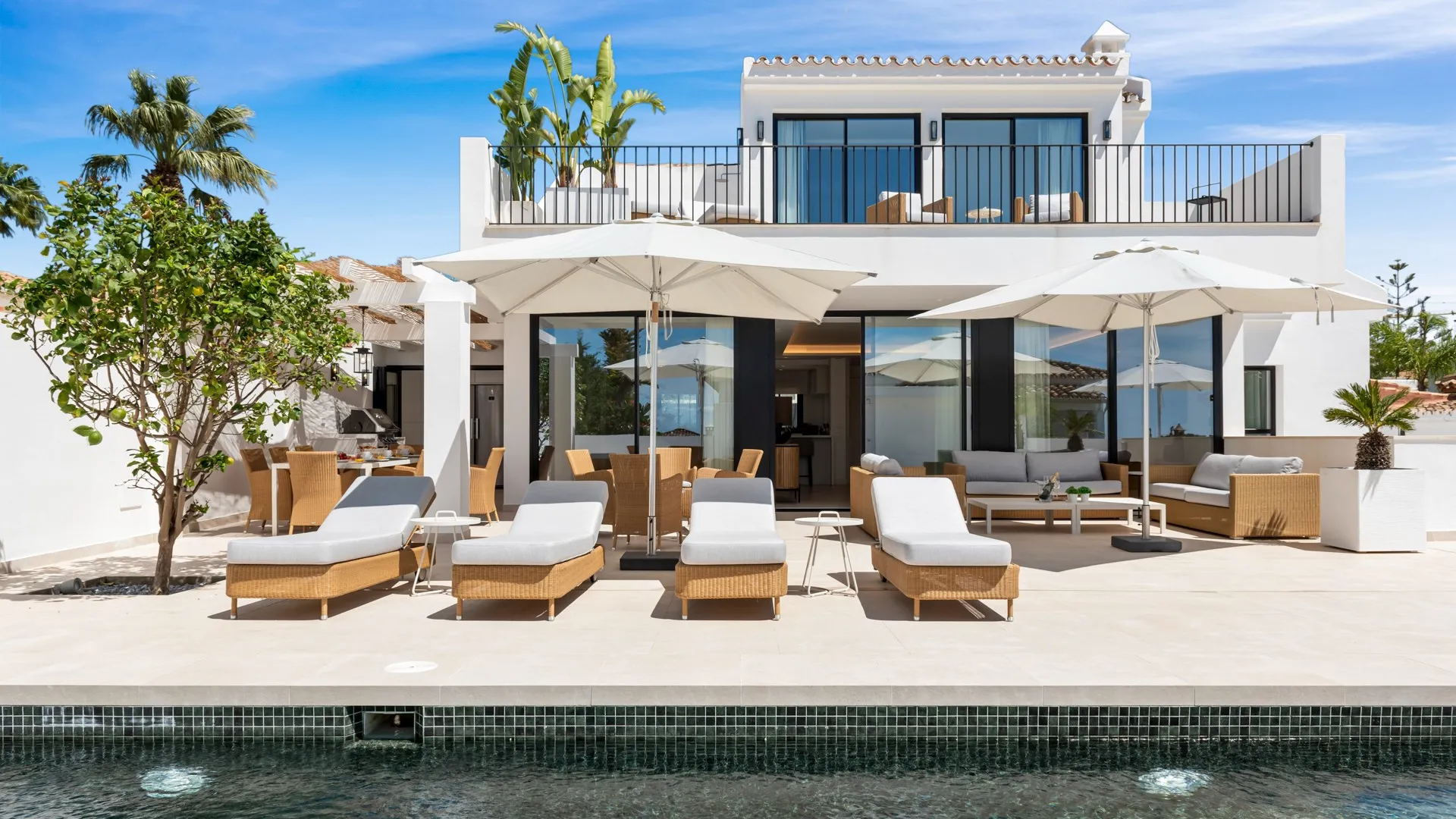 Villa a la venta con 5 dormitorios en El Rosario