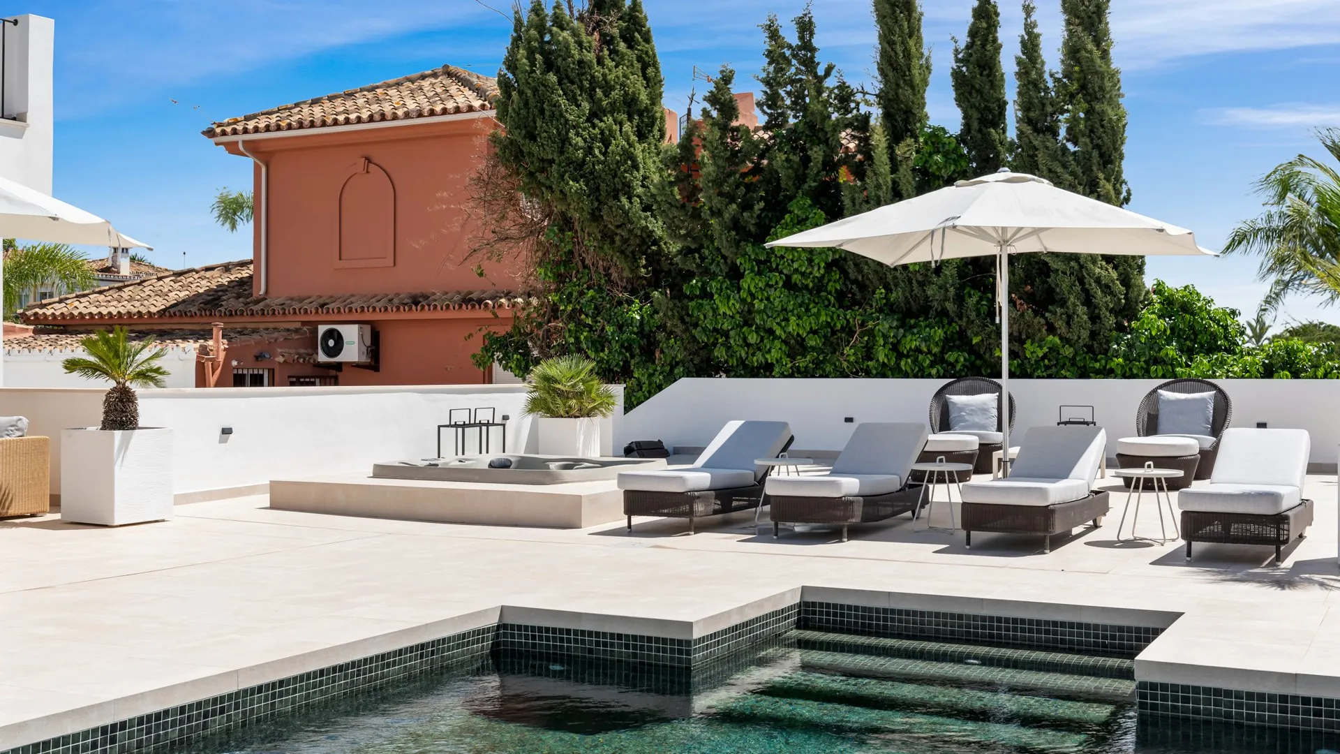 Villa a la venta con 5 dormitorios en El Rosario