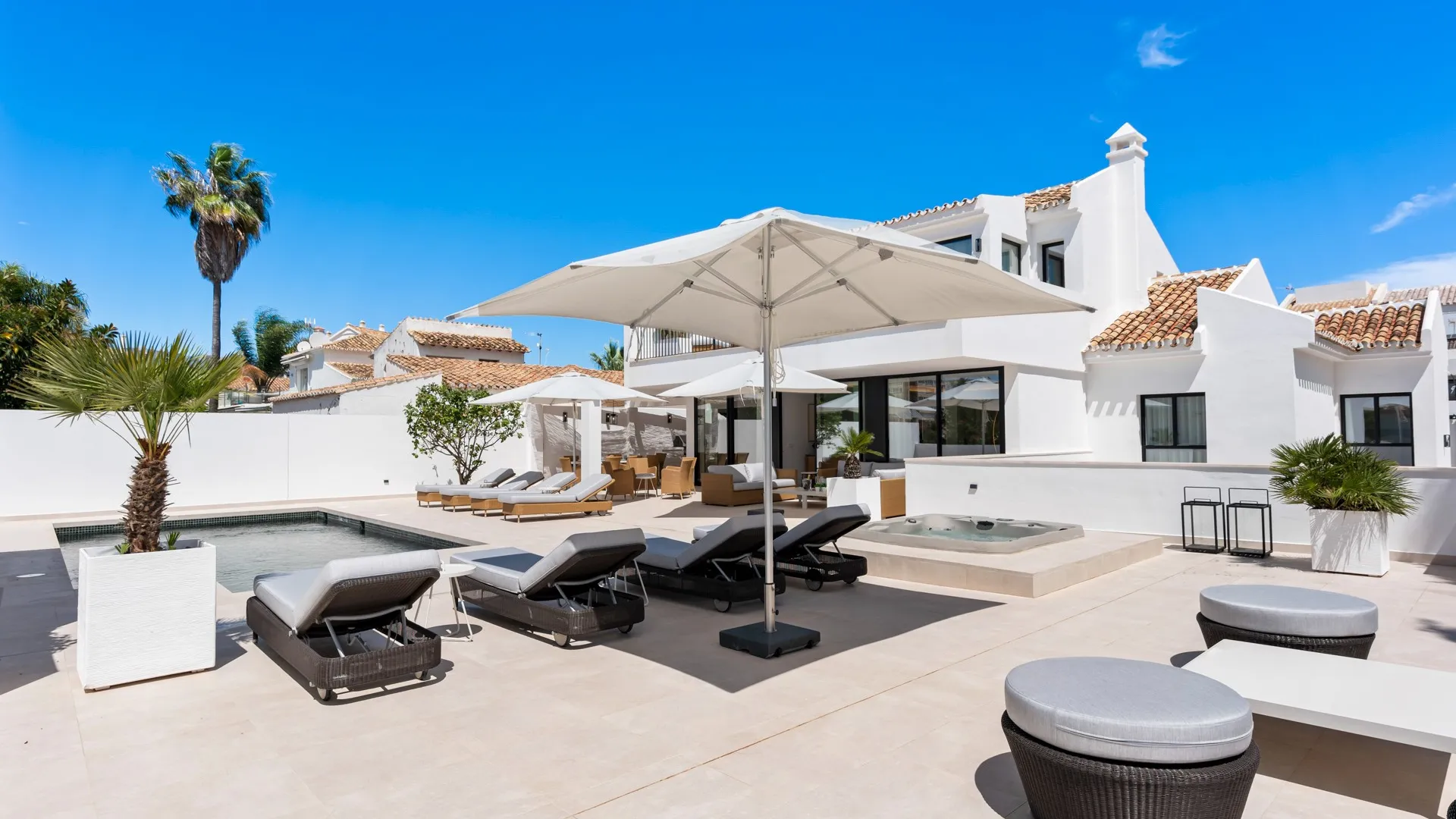 Villa a la venta con 5 dormitorios en El Rosario